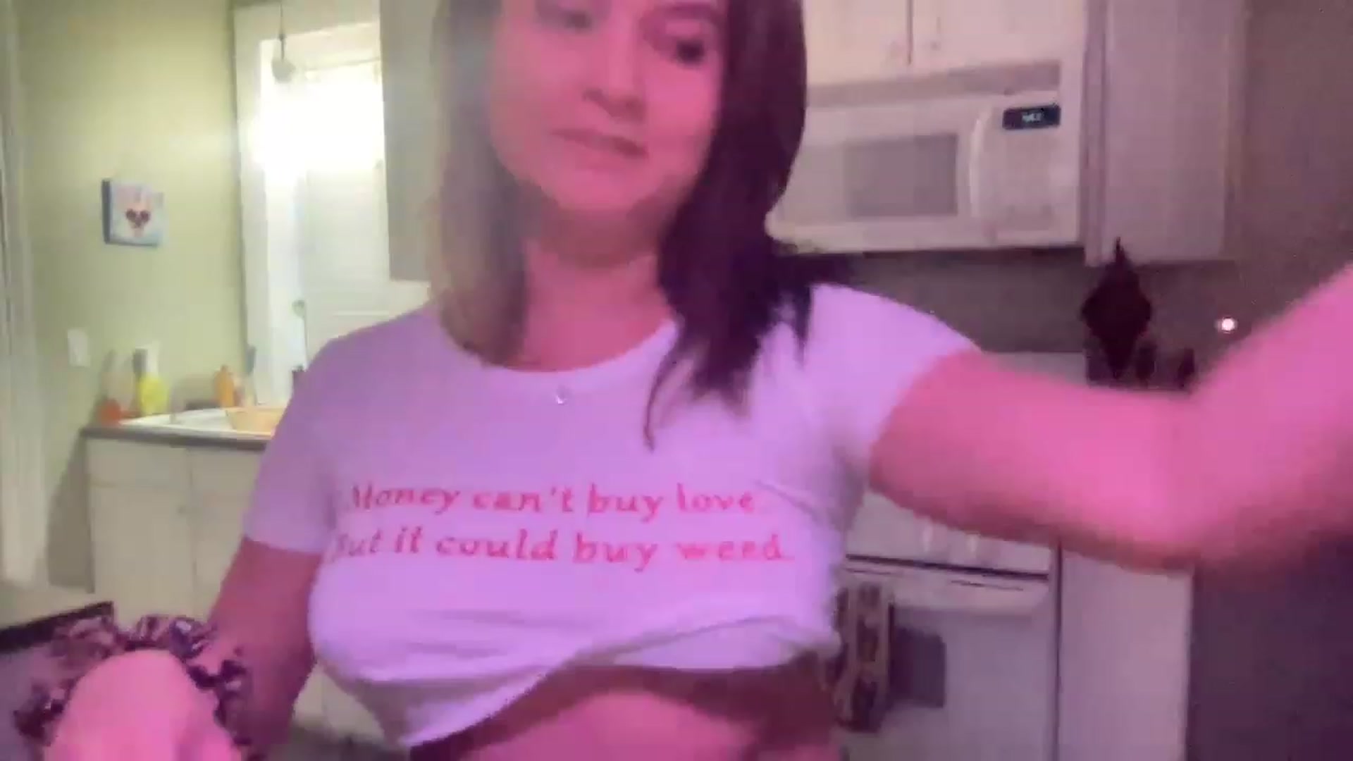 Gallery image thumbnail from Msfoxxylove's myfreecams stream on, 12/23/2022, 14:40 image 3 of 20
