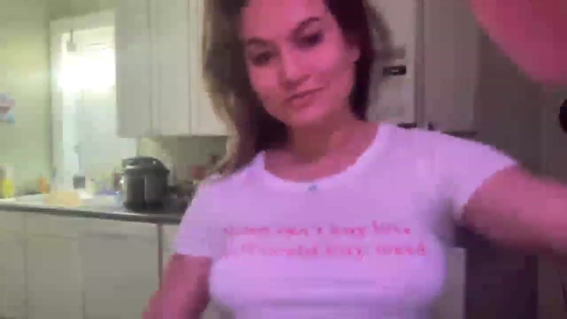 Gallery image thumbnail from Msfoxxylove's myfreecams stream on, 12/23/2022, 14:40 image 2 of 20