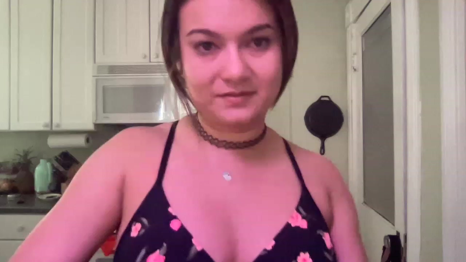 Gallery image thumbnail from Msfoxxylove's myfreecams stream on, 01/03/2023, 16:15 image 19 of 20
