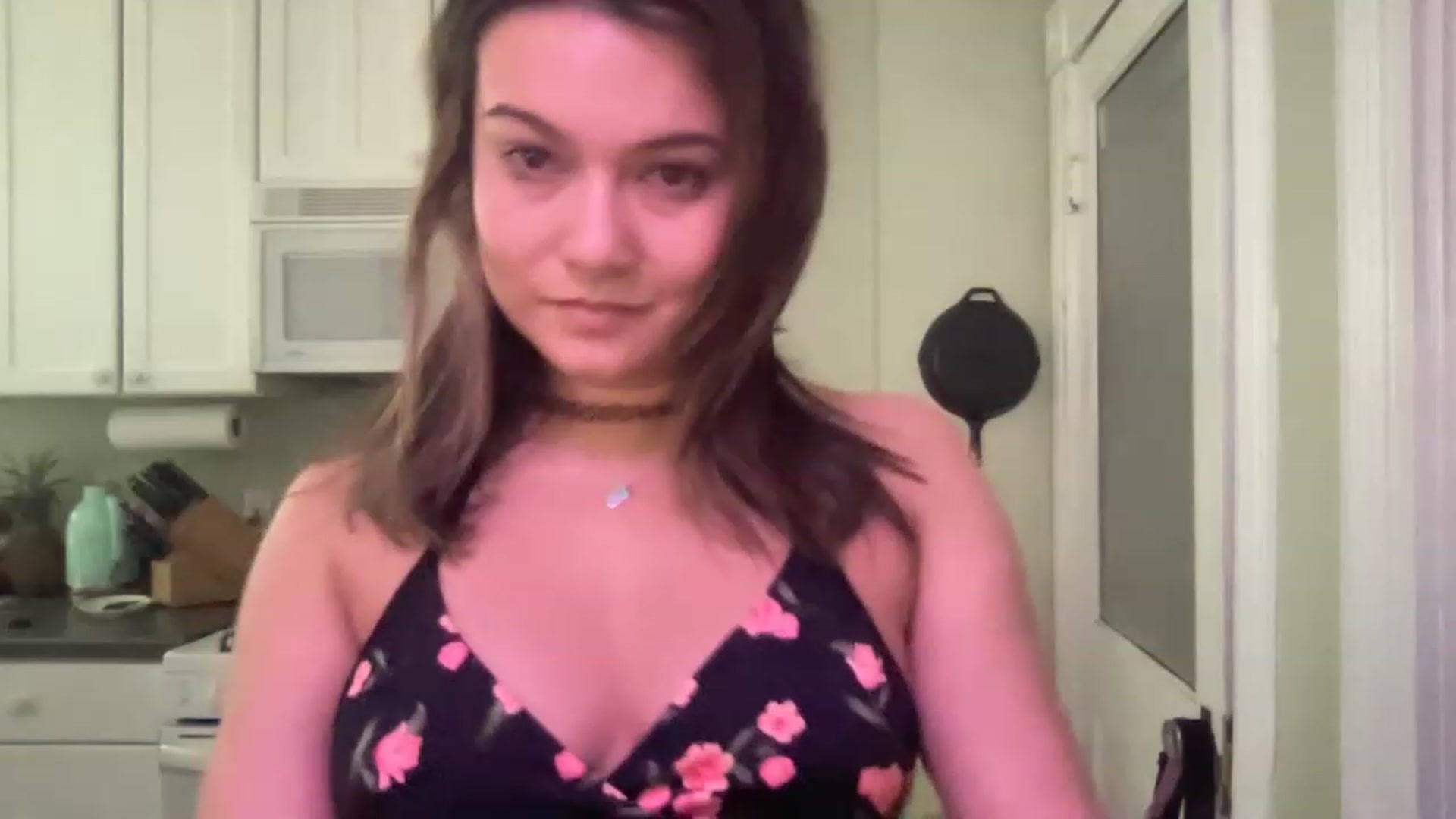 Gallery image thumbnail from Msfoxxylove's myfreecams stream on, 01/03/2023, 16:15 image 3 of 20