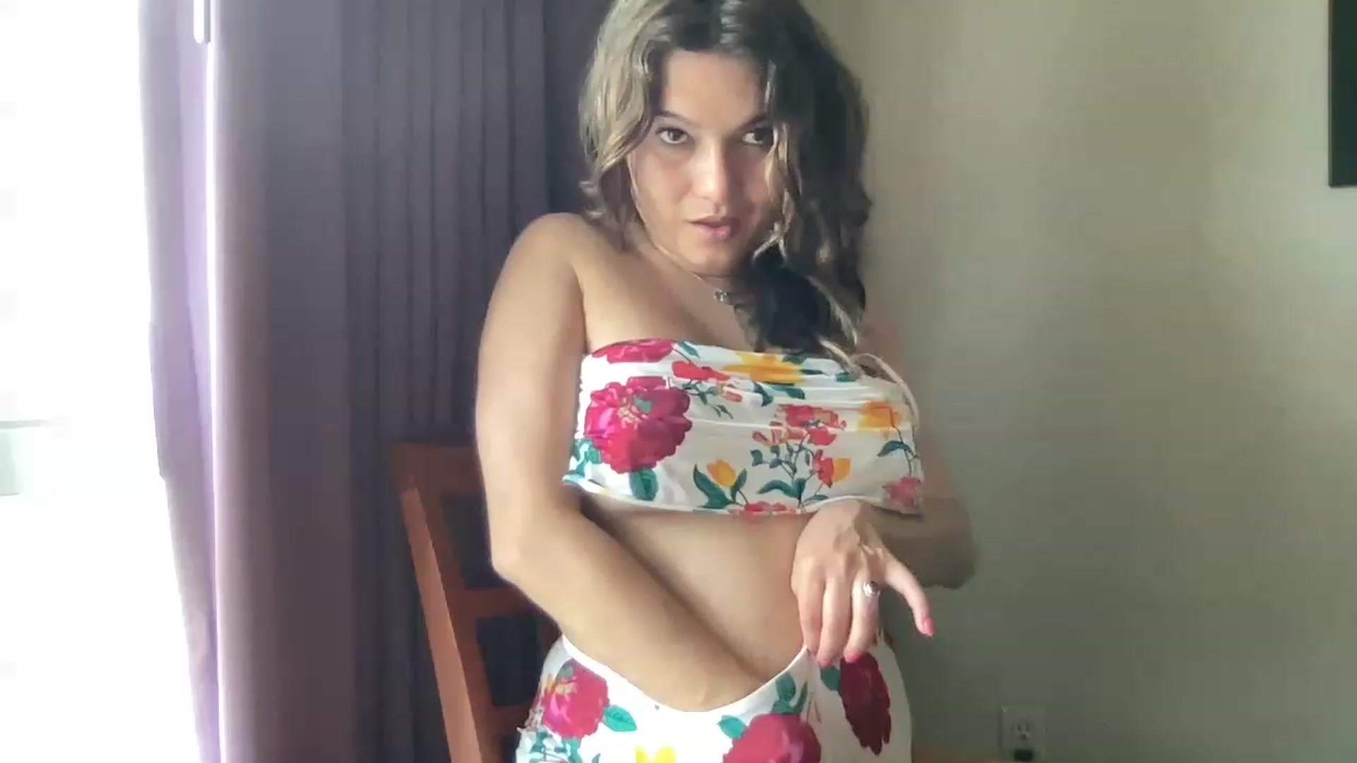 Gallery image thumbnail from Msfoxxylove's myfreecams stream on, 04/16/2023, 14:00 image 18 of 20