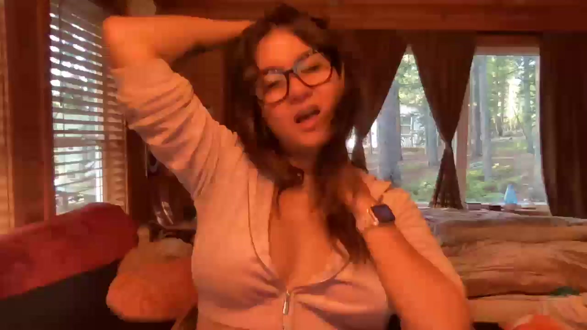 Gallery image thumbnail from Msfoxxylove's myfreecams stream on, 05/26/2025, 12:26 image 3 of 20