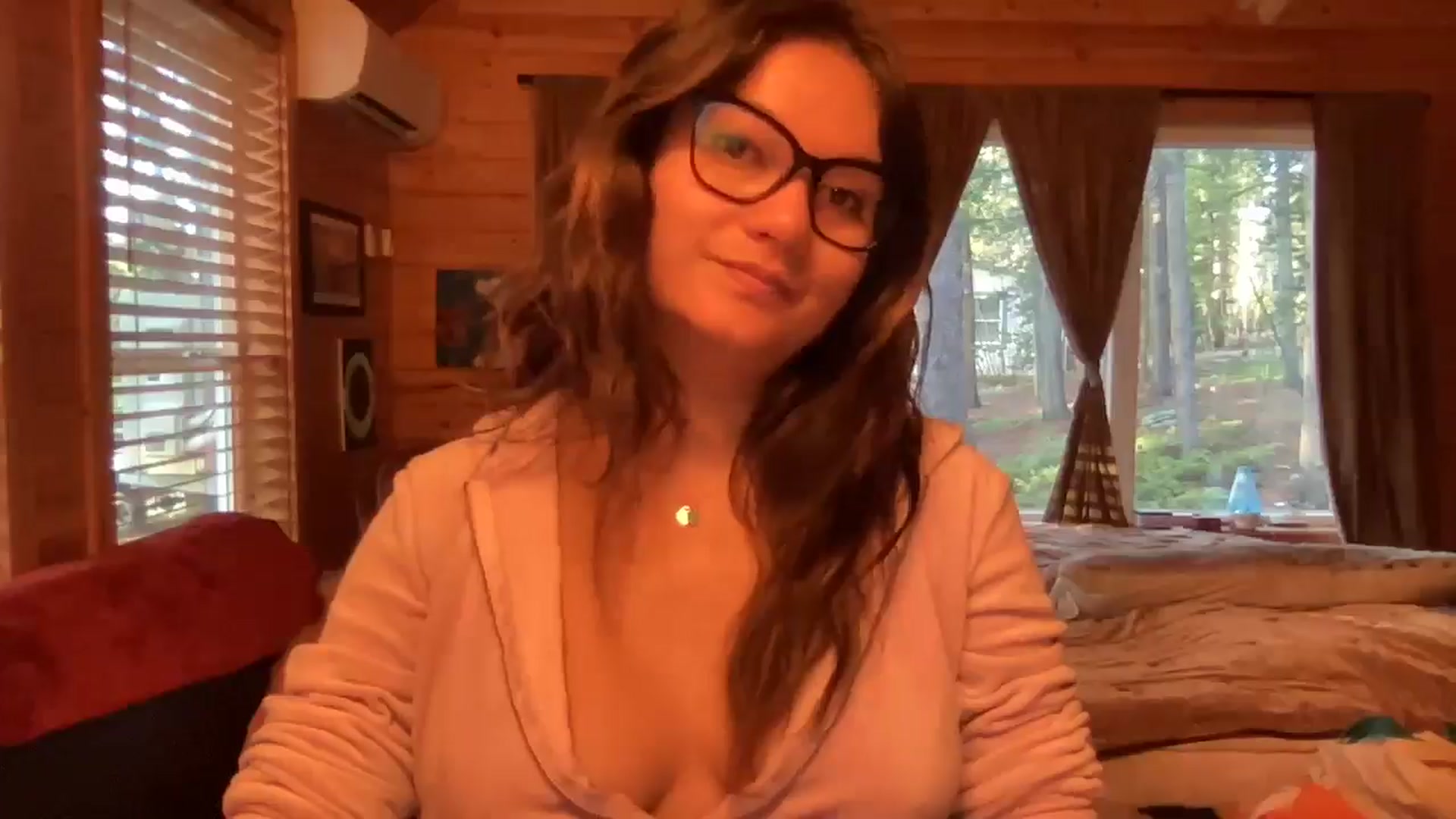 Gallery image thumbnail from Msfoxxylove's myfreecams stream on, 05/26/2025, 12:26 image 5 of 20