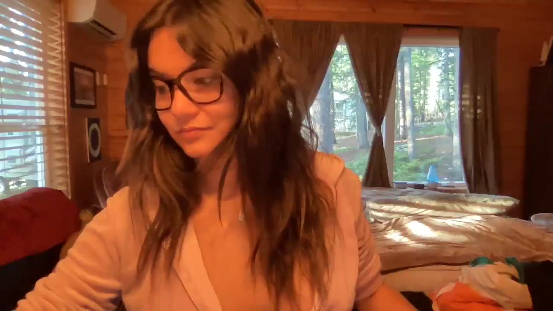 Gallery image thumbnail from Msfoxxylove's myfreecams stream on, 05/26/2025, 12:26 image 17 of 20