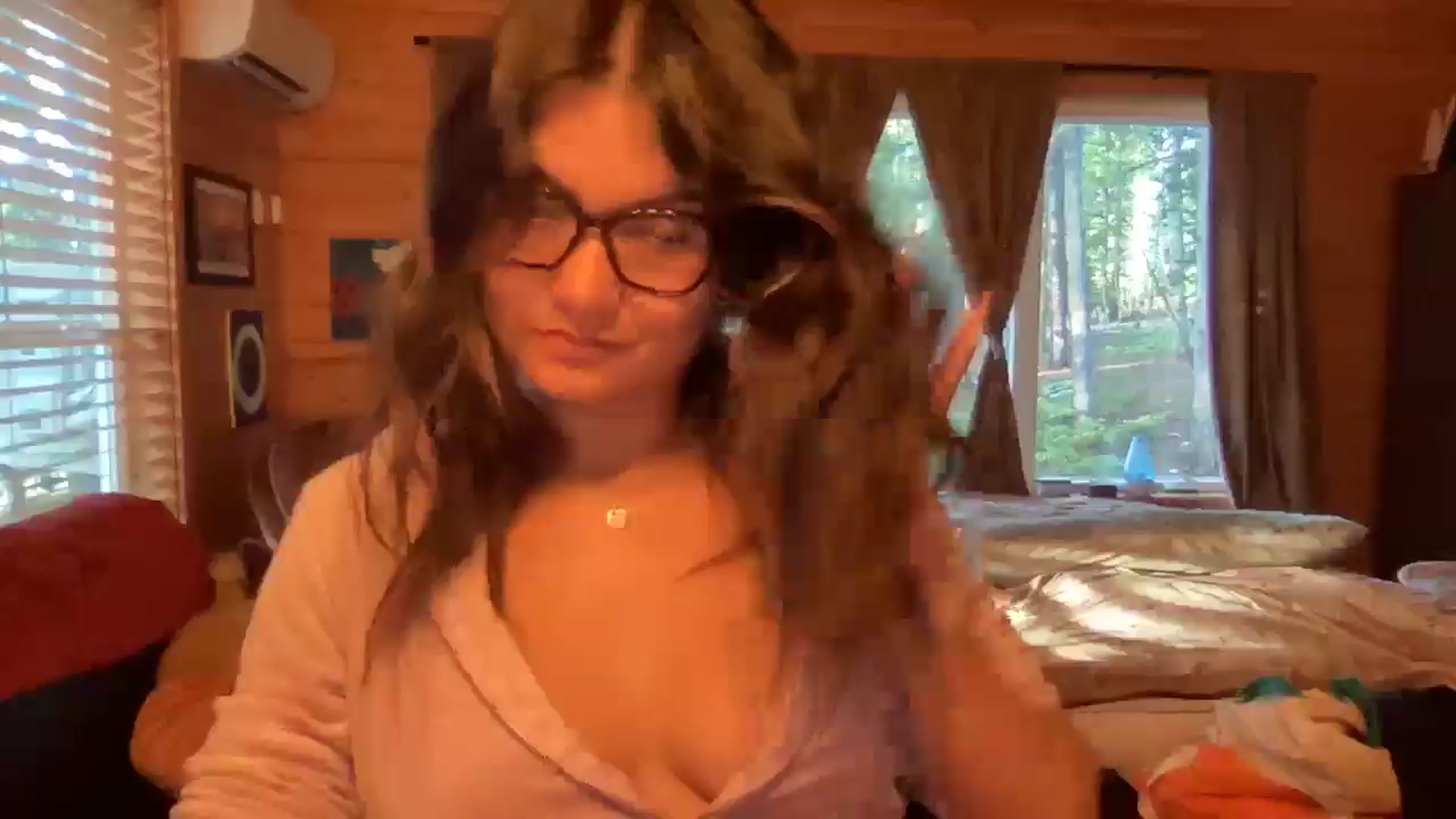 Gallery image thumbnail from Msfoxxylove's myfreecams stream on, 05/26/2025, 12:26 image 19 of 20