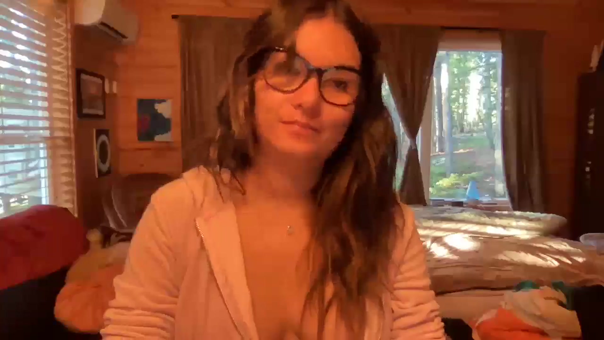 Gallery image thumbnail from Msfoxxylove's myfreecams stream on, 05/26/2025, 12:26 image 13 of 20