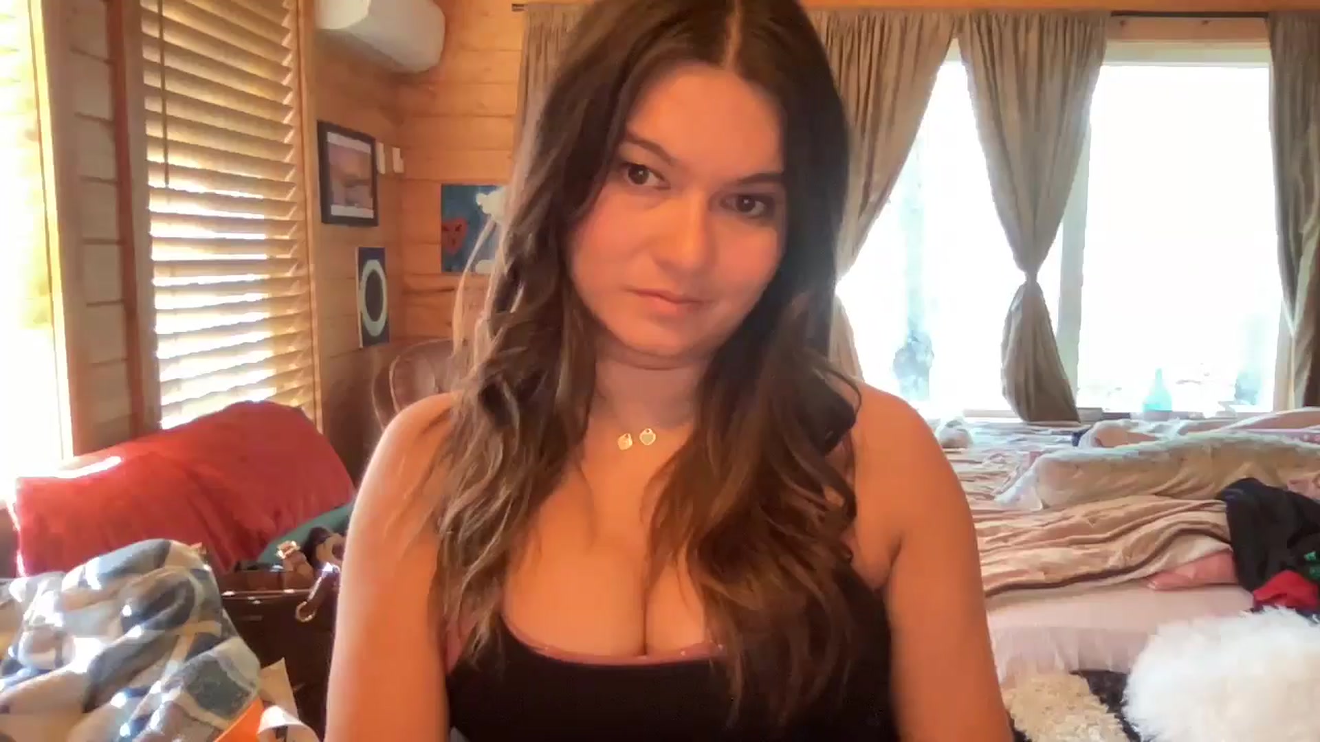 Gallery image thumbnail from Msfoxxylove's myfreecams stream on, 05/27/2025, 15:23 image 10 of 20