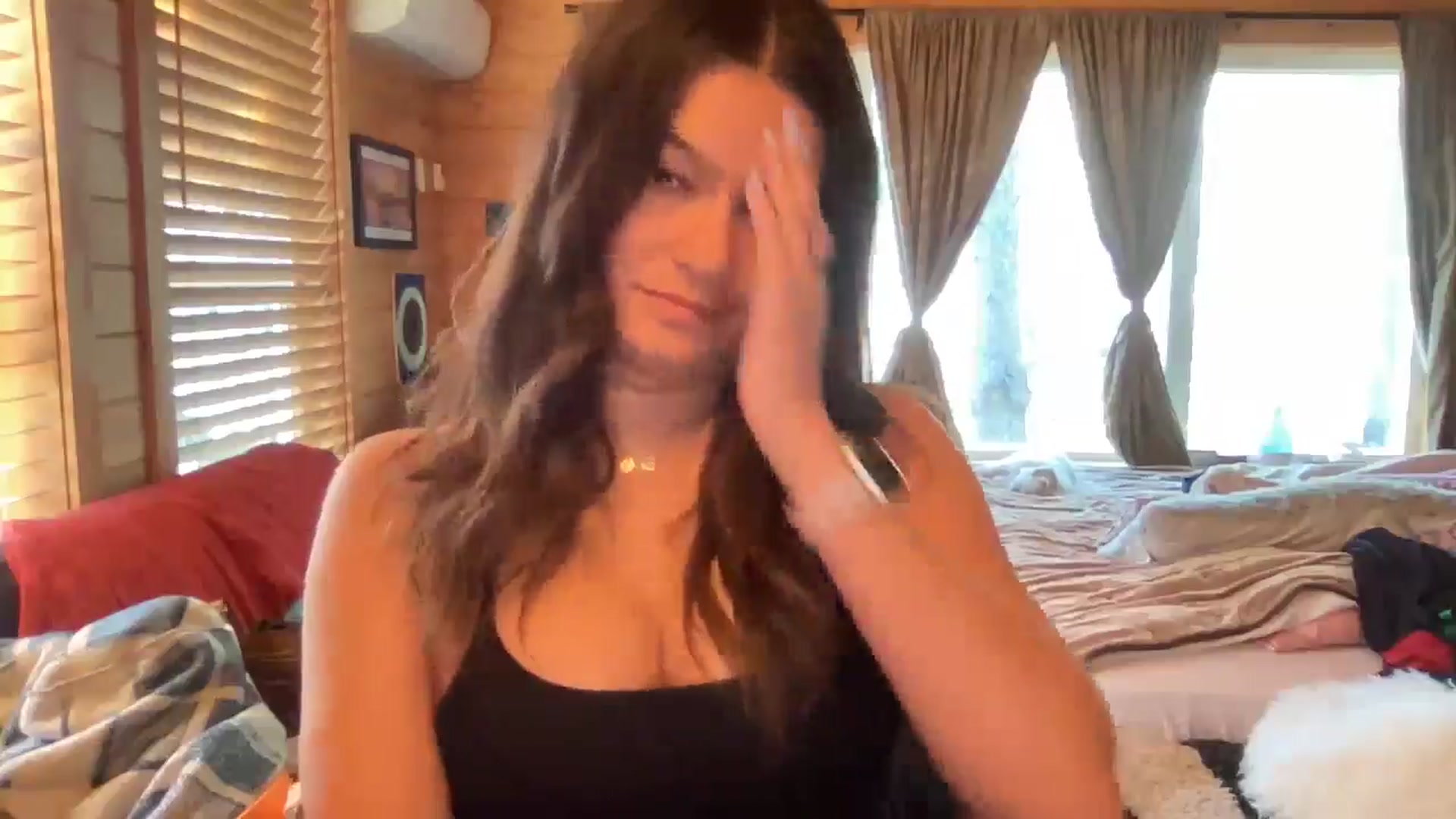 Gallery image thumbnail from Msfoxxylove's myfreecams stream on, 05/27/2025, 15:23 image 18 of 20