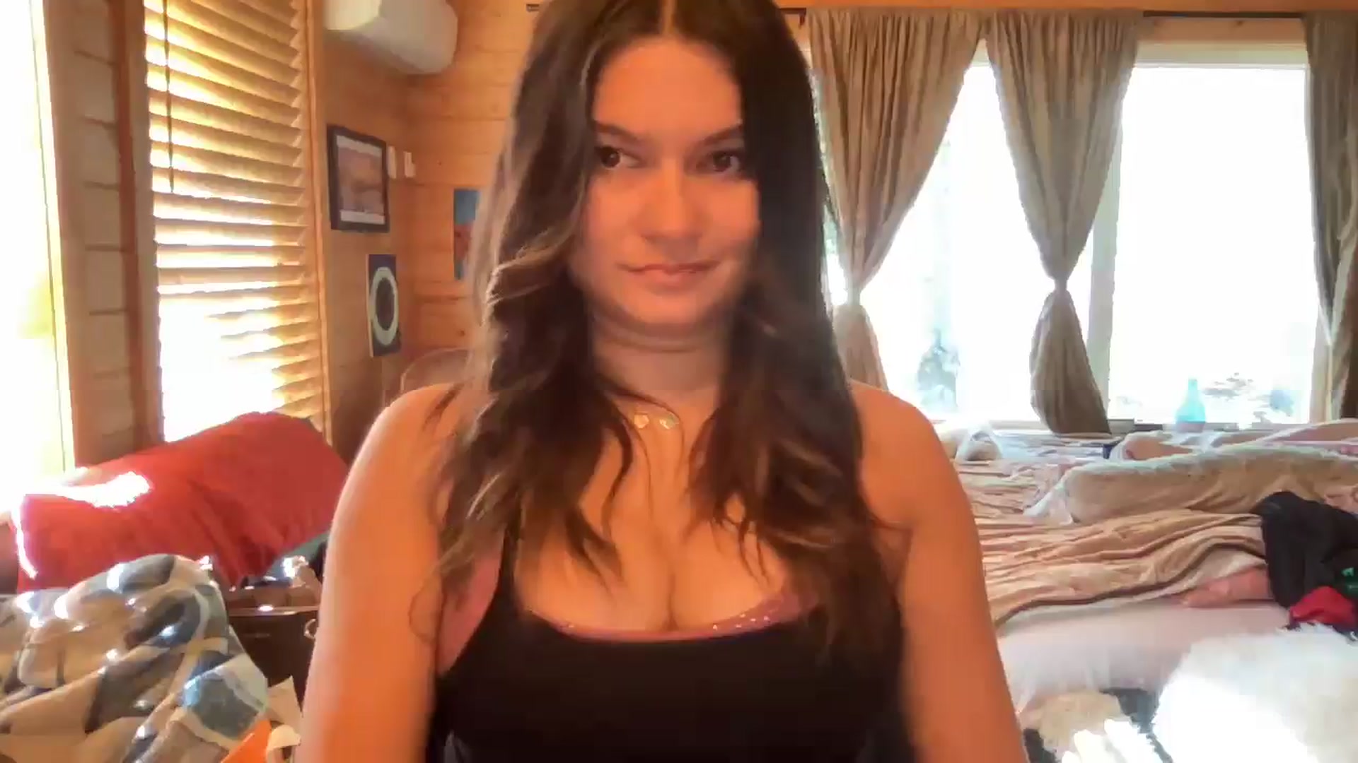 Gallery image thumbnail from Msfoxxylove's myfreecams stream on, 05/27/2025, 15:23 image 7 of 20