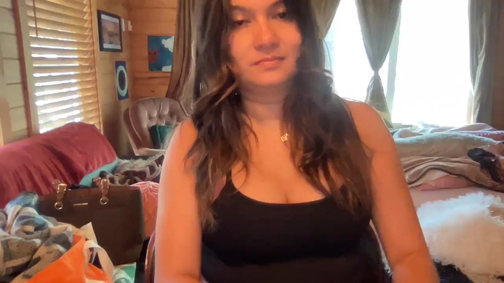 Gallery image thumbnail from Msfoxxylove's myfreecams stream on, 05/27/2025, 16:17 image 7 of 20