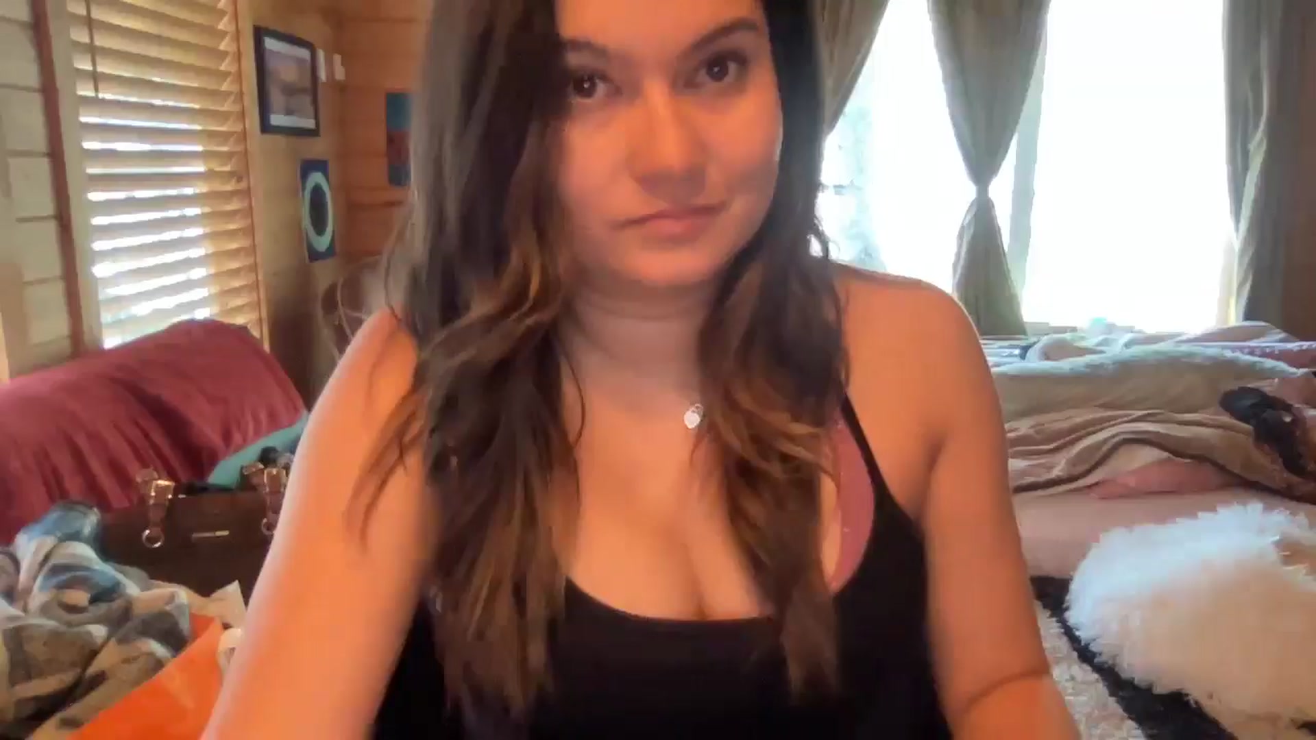 Gallery image thumbnail from Msfoxxylove's myfreecams stream on, 05/27/2025, 16:17 image 8 of 20