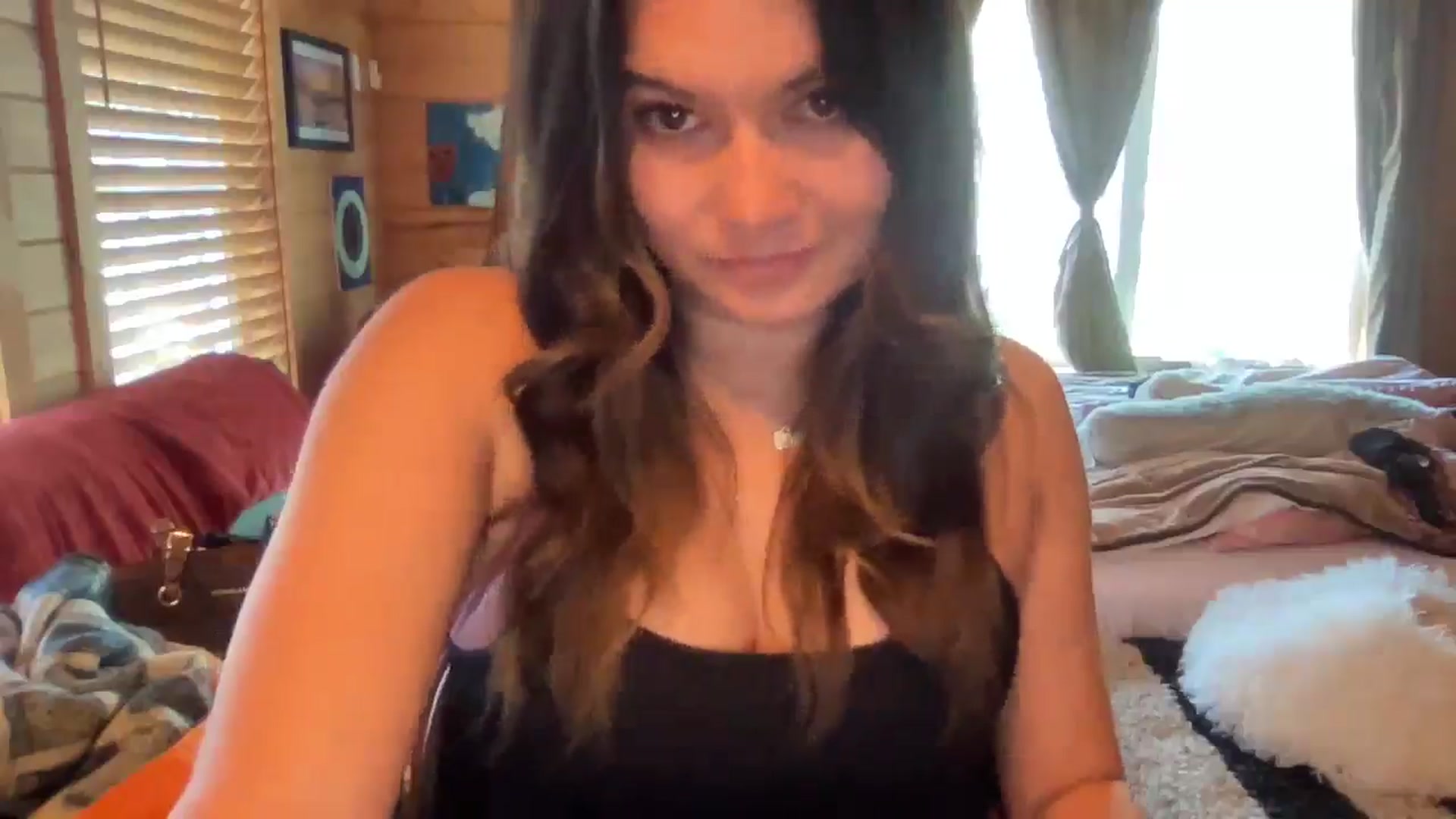 Gallery image thumbnail from Msfoxxylove's myfreecams stream on, 05/27/2025, 16:17 image 6 of 20