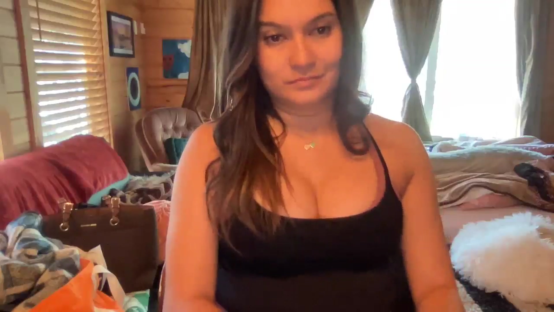 Gallery image thumbnail from Msfoxxylove's myfreecams stream on, 05/27/2025, 16:17 image 13 of 20