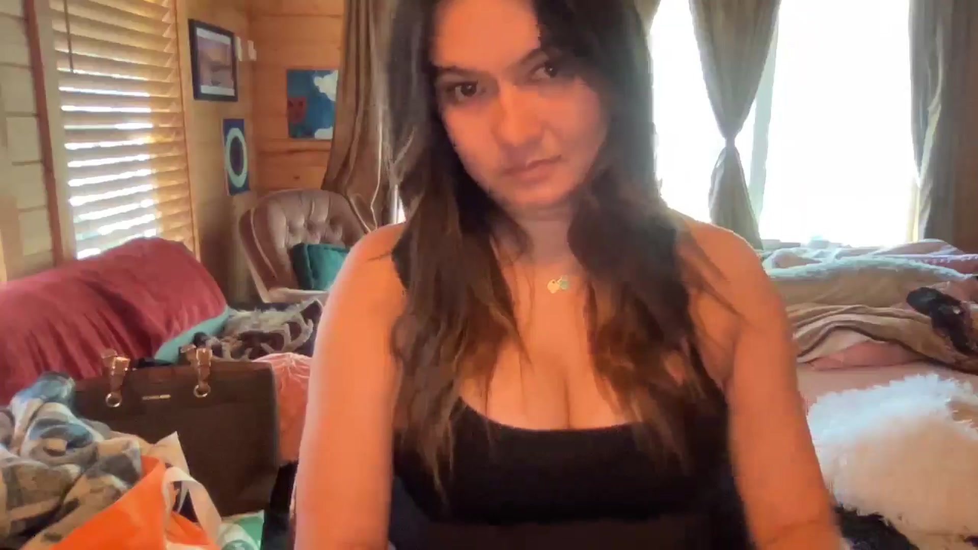 Gallery image thumbnail from Msfoxxylove's myfreecams stream on, 05/27/2025, 16:17 image 15 of 20