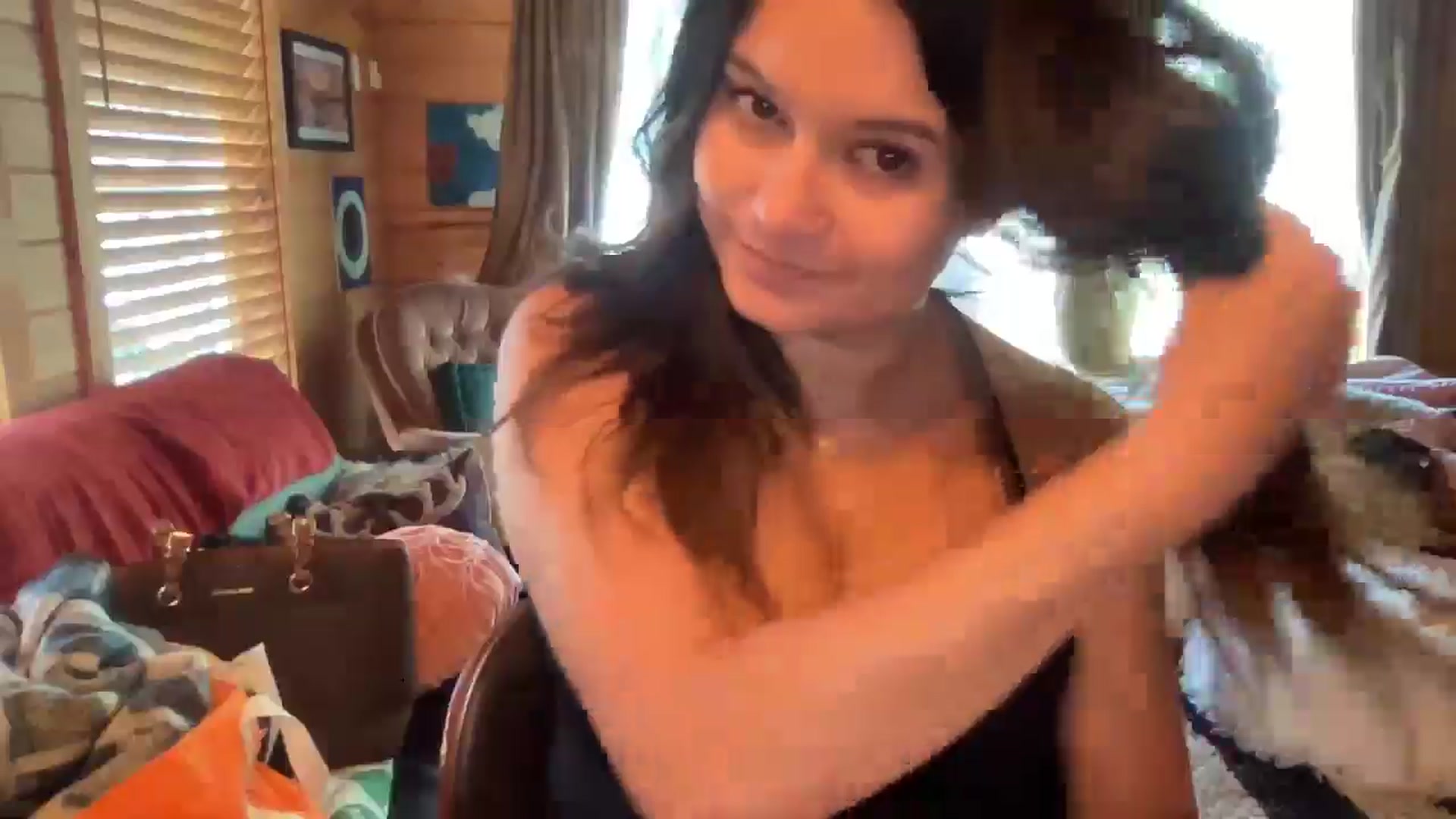 Gallery image thumbnail from Msfoxxylove's myfreecams stream on, 05/27/2025, 16:17 image 12 of 20