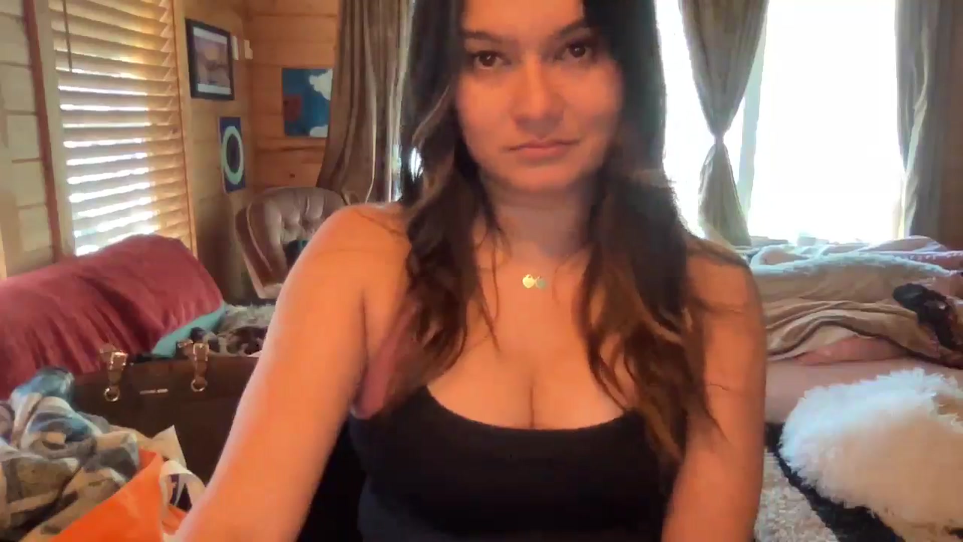 Gallery image thumbnail from Msfoxxylove's myfreecams stream on, 05/27/2025, 16:17 image 18 of 20