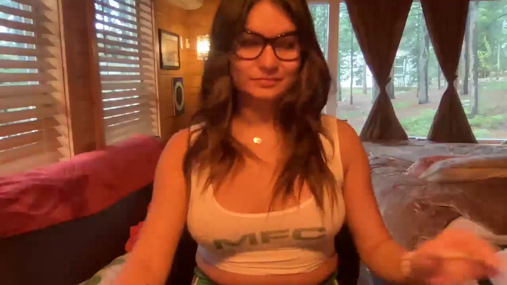 Gallery image thumbnail from Msfoxxylove's myfreecams stream on, 06/03/2025, 12:30 image 11 of 20
