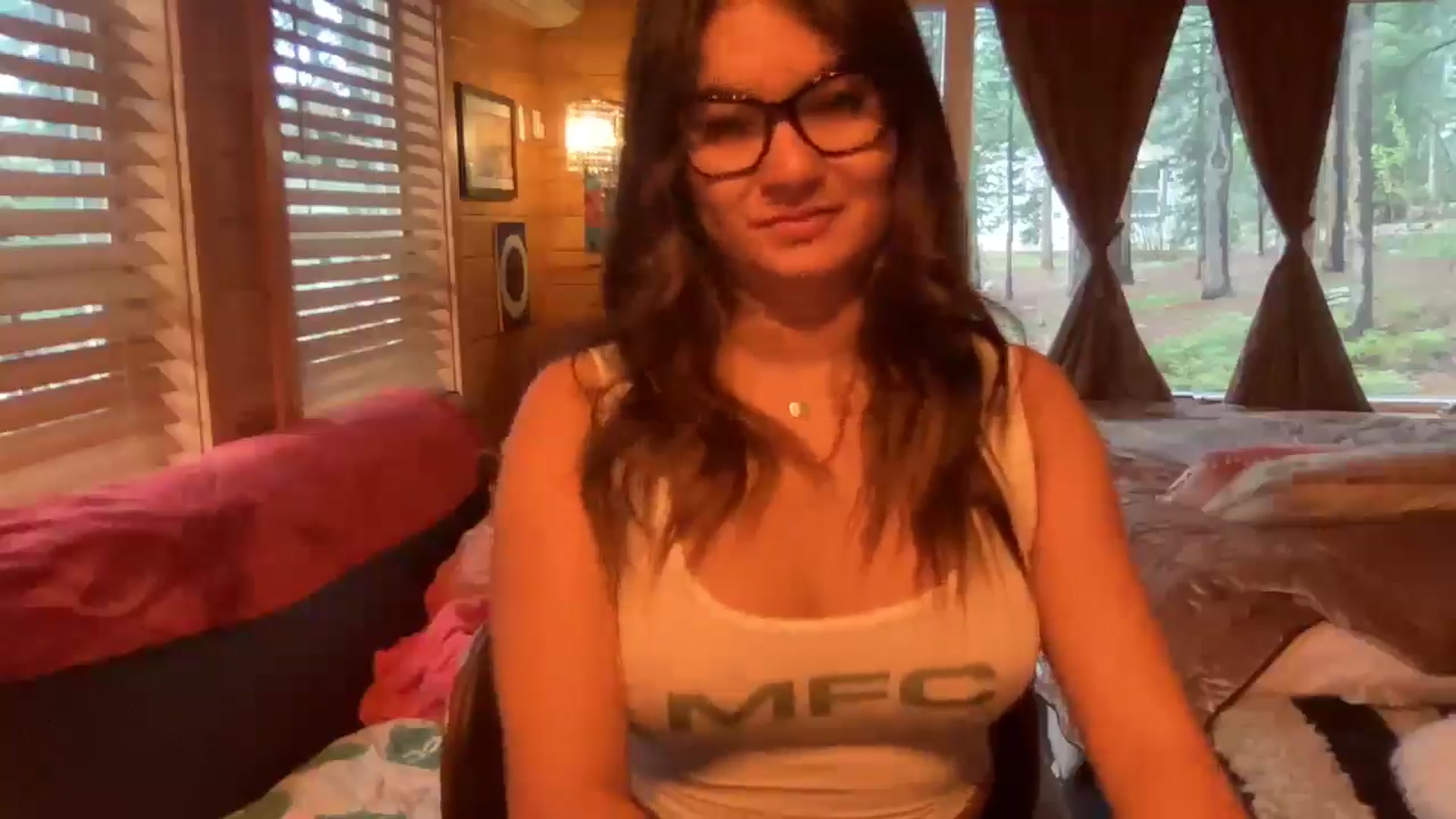 Gallery image thumbnail from Msfoxxylove's myfreecams stream on, 06/03/2025, 12:30 image 8 of 20
