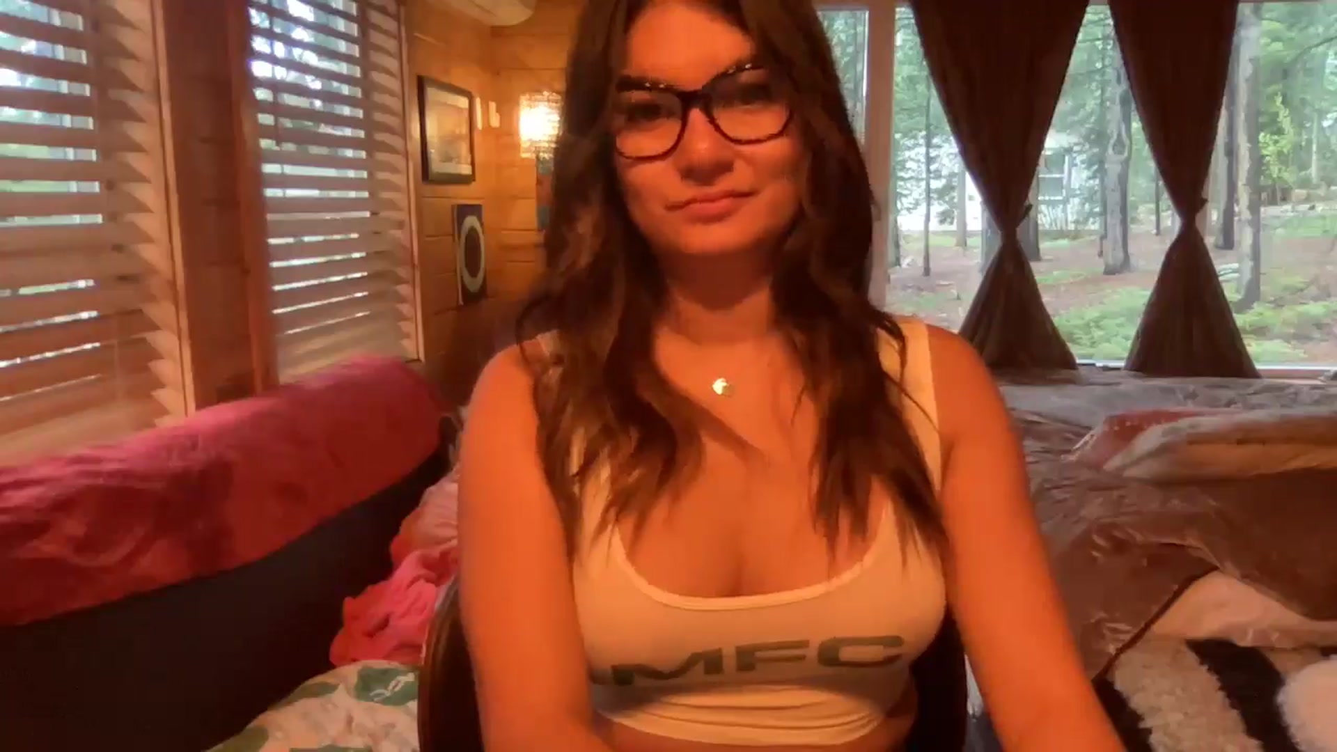 Gallery image thumbnail from Msfoxxylove's myfreecams stream on, 06/03/2025, 12:30 image 13 of 20