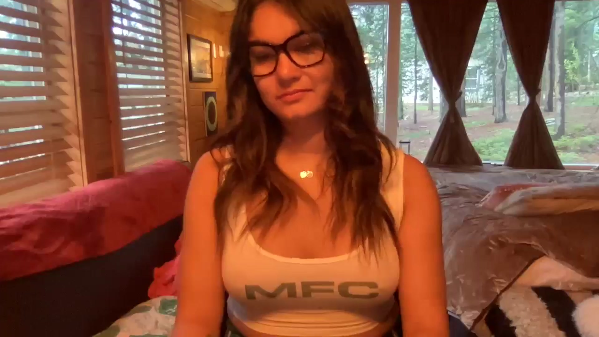 Gallery image thumbnail from Msfoxxylove's myfreecams stream on, 06/03/2025, 12:30 image 7 of 20