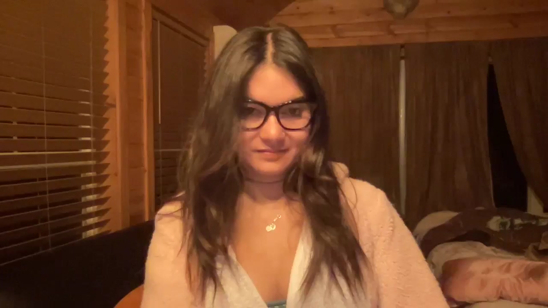 Gallery image thumbnail from Msfoxxylove's myfreecams stream on, 06/06/2025, 09:38 image 4 of 20
