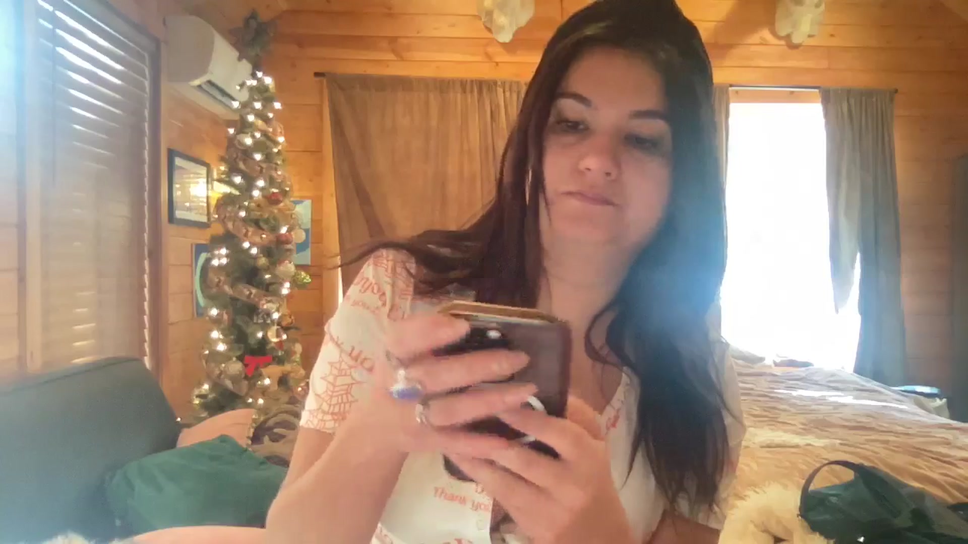 Gallery image thumbnail from Msfoxxylove's myfreecams stream on, 12/01/2025, 15:58 image 12 of 20