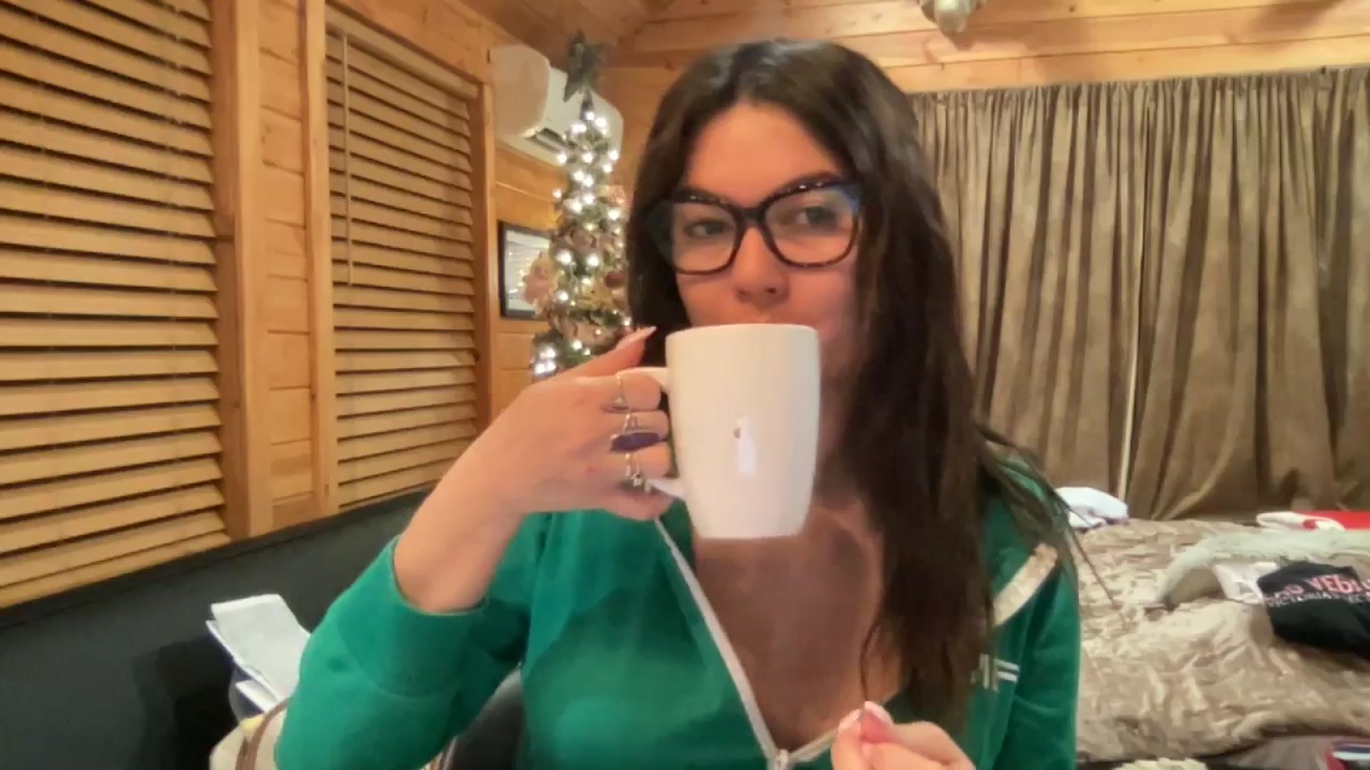 Gallery image thumbnail from Msfoxxylove's myfreecams stream on, 12/31/2025, 10:10 image 6 of 20
