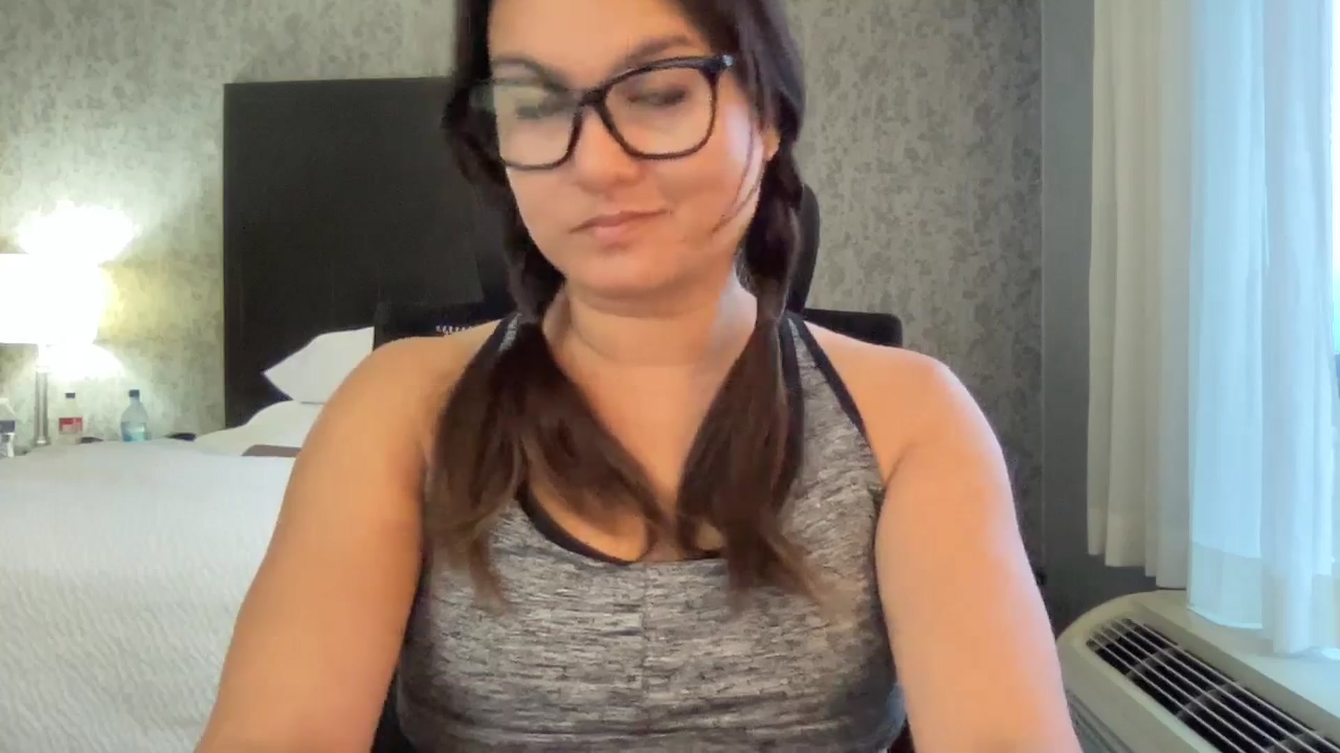 Gallery image thumbnail from Msfoxxylove's myfreecams stream on, 03/16/2026, 12:28 image 18 of 20