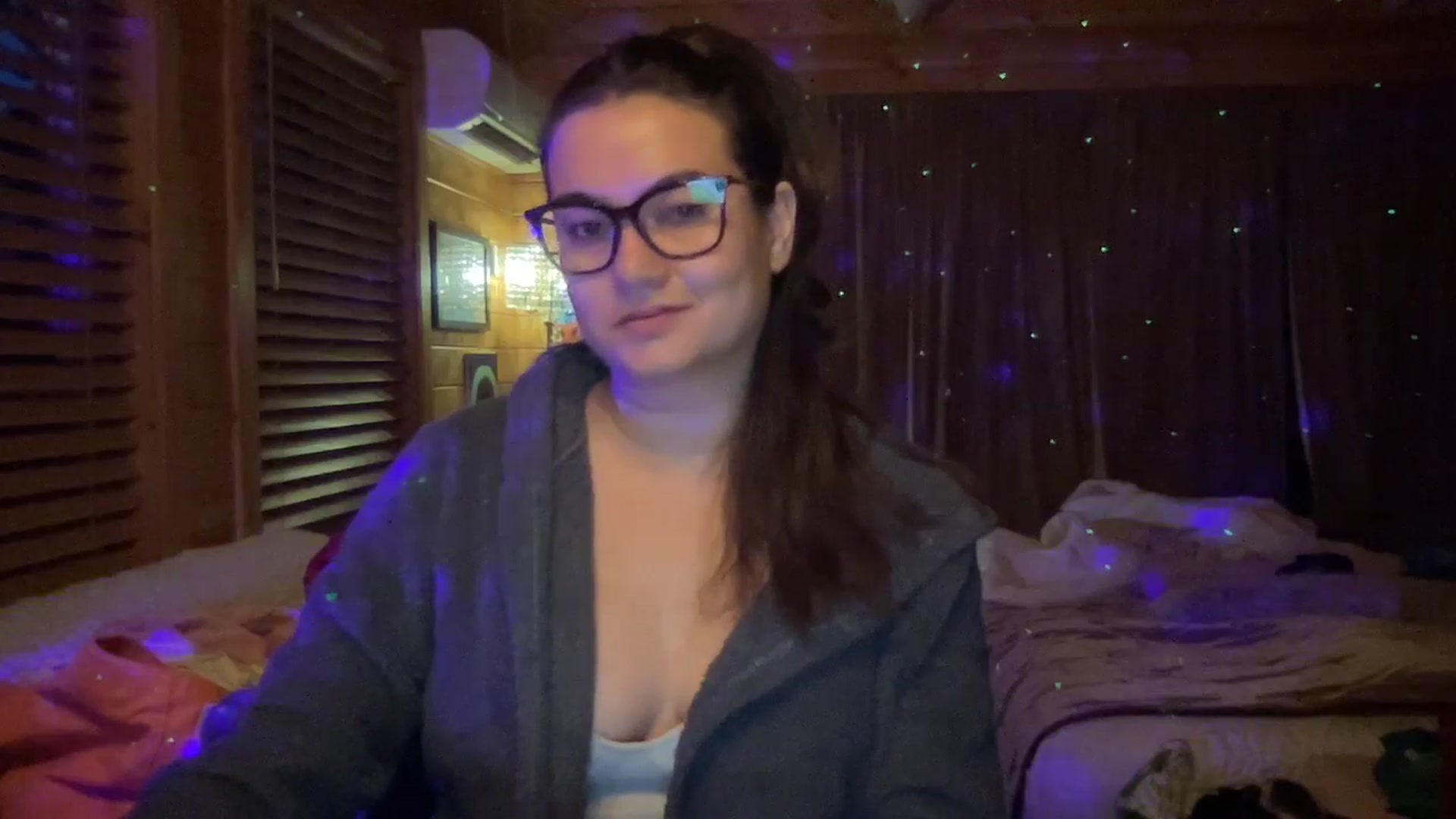 Gallery image thumbnail from Msfoxxylove's myfreecams stream on, 04/01/2026, 13:40 image 3 of 20