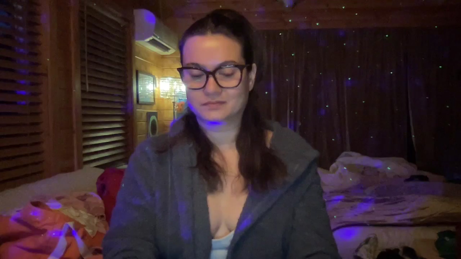 Gallery image thumbnail from Msfoxxylove's myfreecams stream on, 04/01/2026, 13:40 image 2 of 20