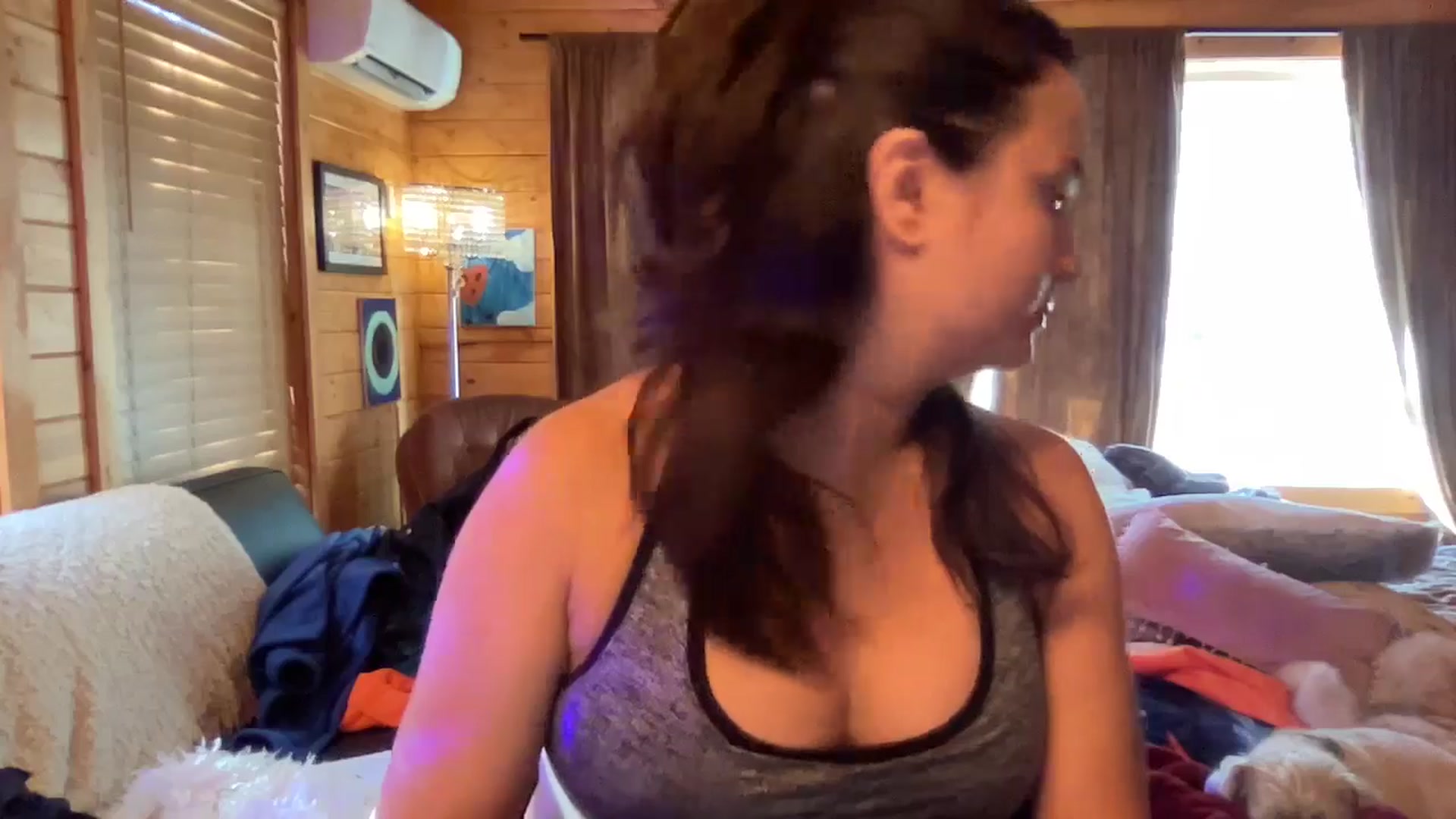 Gallery image thumbnail from Msfoxxylove's myfreecams stream on, 04/04/2026, 15:44 image 10 of 20