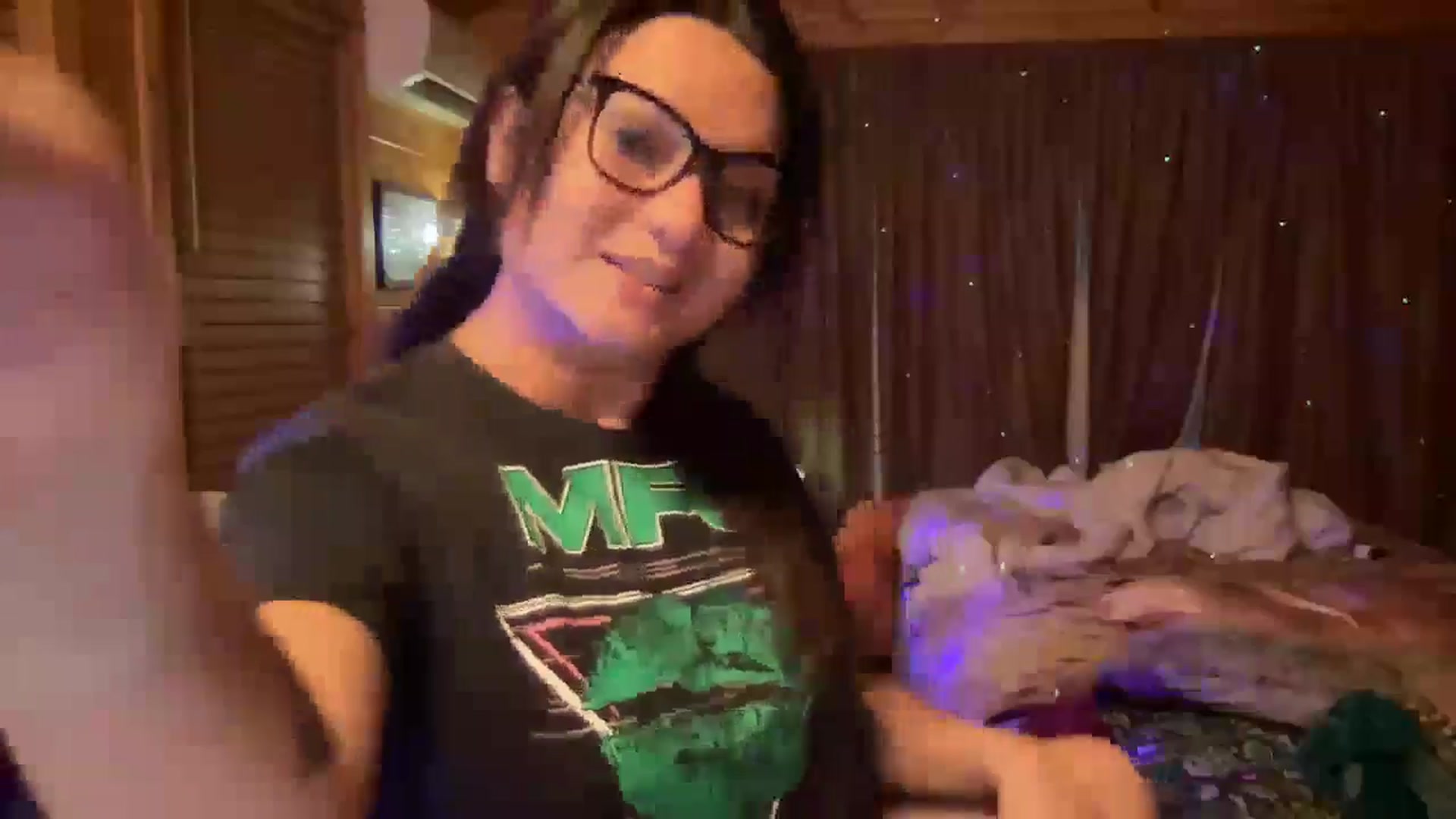 Gallery image thumbnail from Msfoxxylove's myfreecams stream on, 04/08/2026, 12:55 image 8 of 20