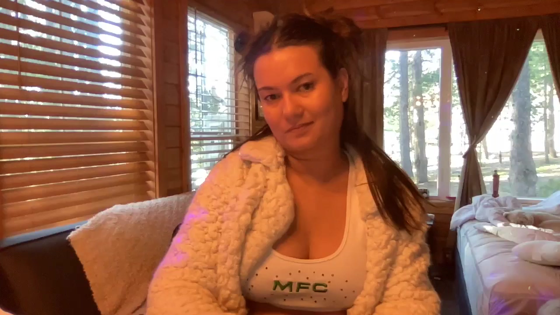 Gallery image thumbnail from Msfoxxylove's myfreecams stream on, 04/09/2026, 13:37 image 19 of 20
