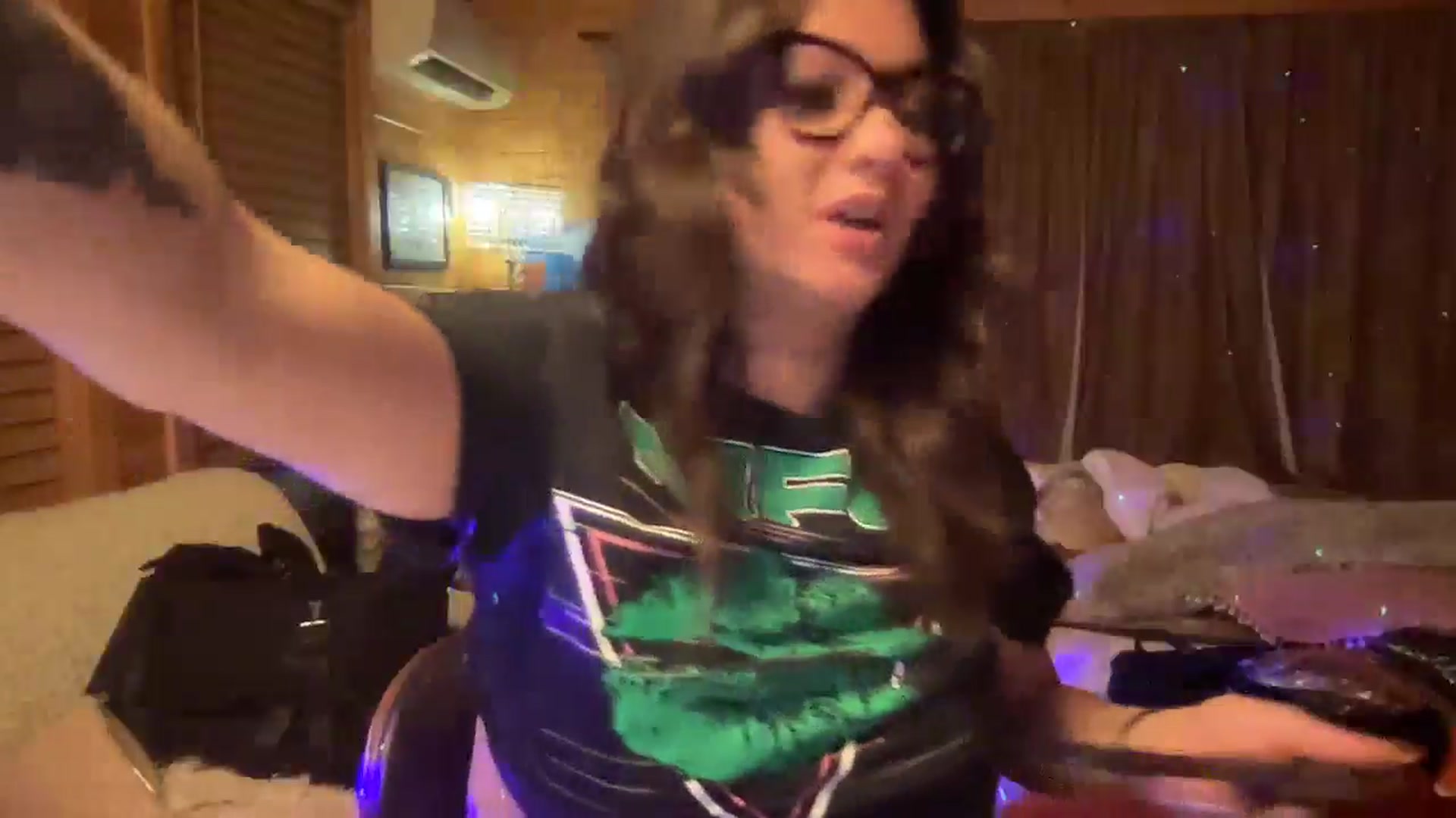 Gallery image thumbnail from Msfoxxylove's myfreecams stream on, 04/13/2026, 12:42 image 3 of 20