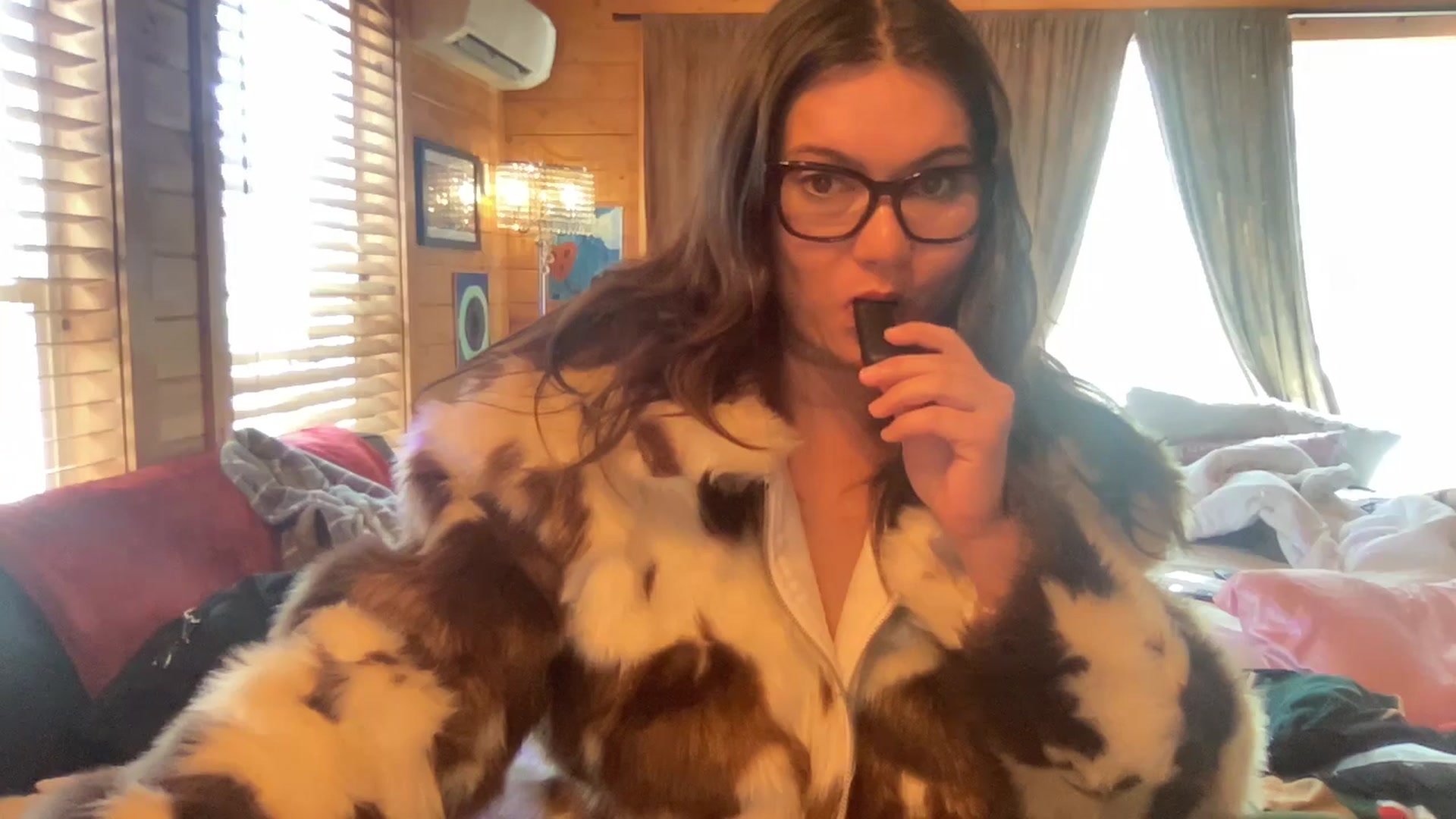 Gallery image thumbnail from Msfoxxylove's myfreecams stream on, 04/25/2026, 17:23 image 2 of 20