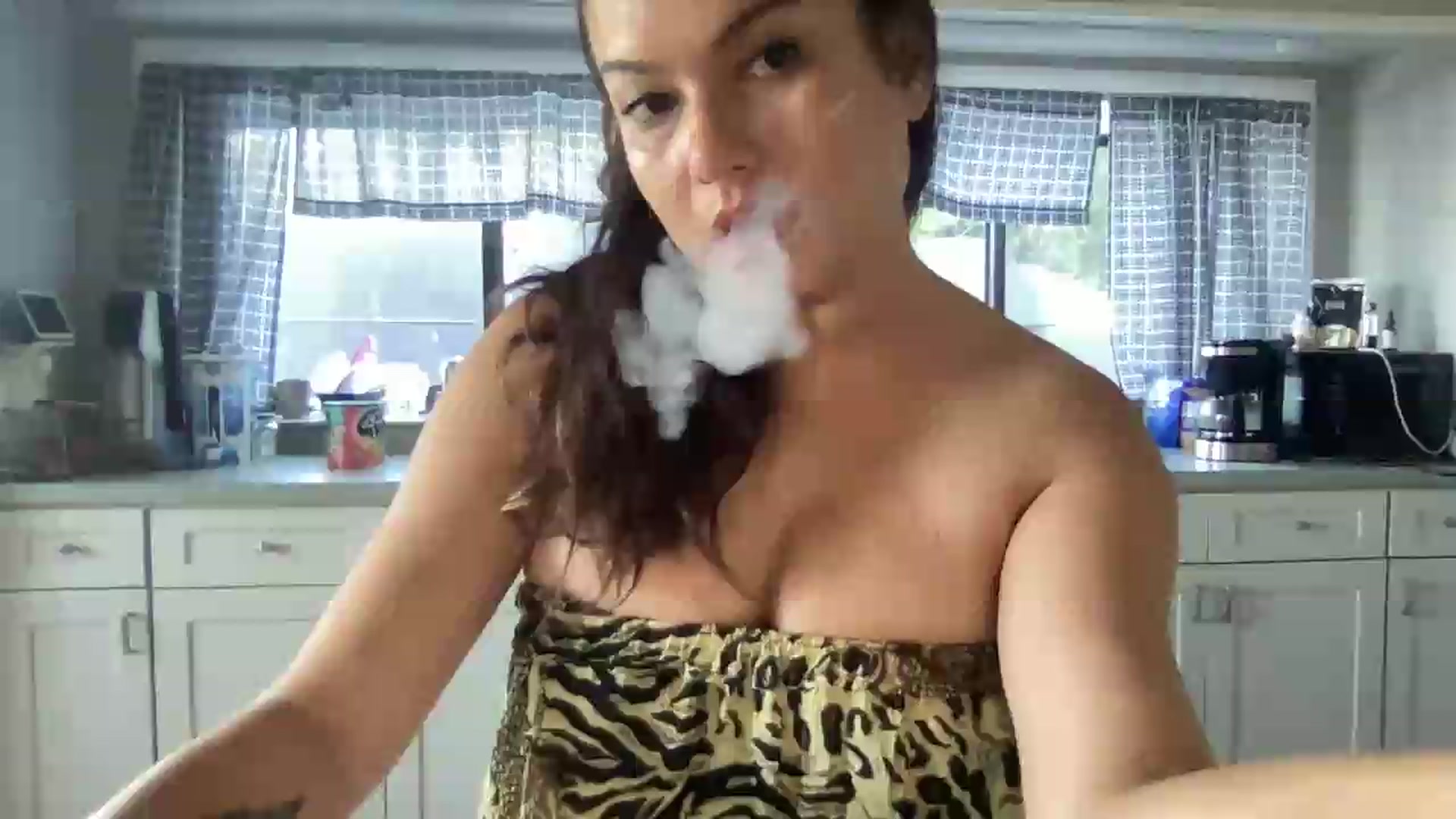 Gallery image thumbnail from Msfoxxylove's myfreecams stream on, 05/10/2026, 11:27 image 15 of 20