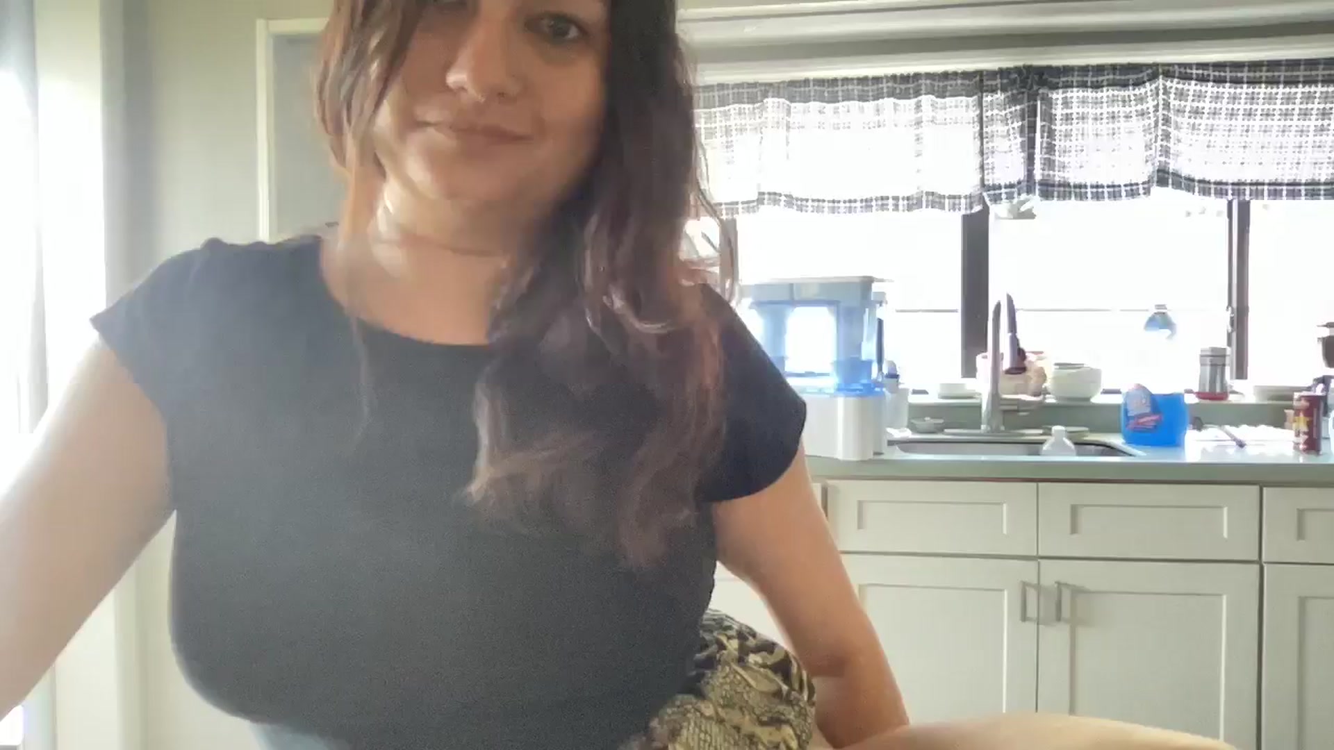 Gallery image thumbnail from Msfoxxylove's myfreecams stream on, 05/11/2026, 11:55 image 5 of 20