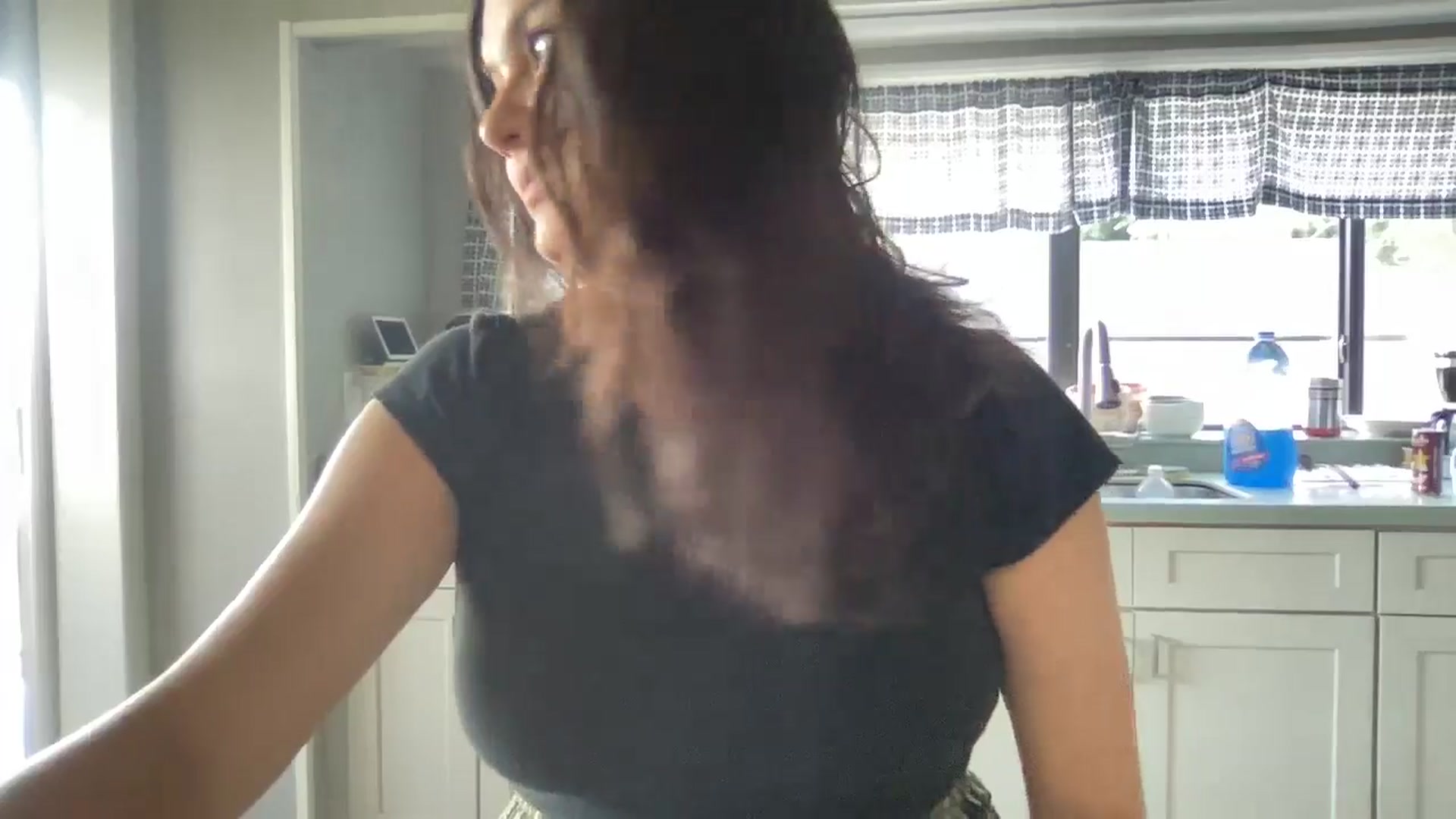 Gallery image thumbnail from Msfoxxylove's myfreecams stream on, 05/11/2026, 11:55 image 2 of 20