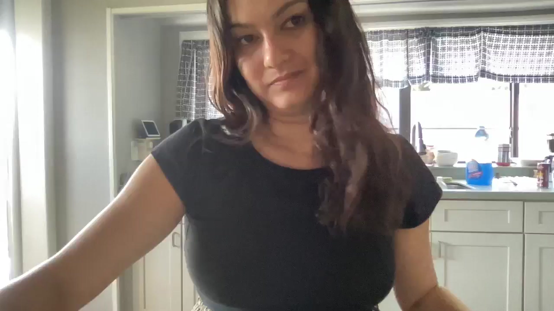 Gallery image thumbnail from Msfoxxylove's myfreecams stream on, 05/11/2026, 11:55 image 6 of 20