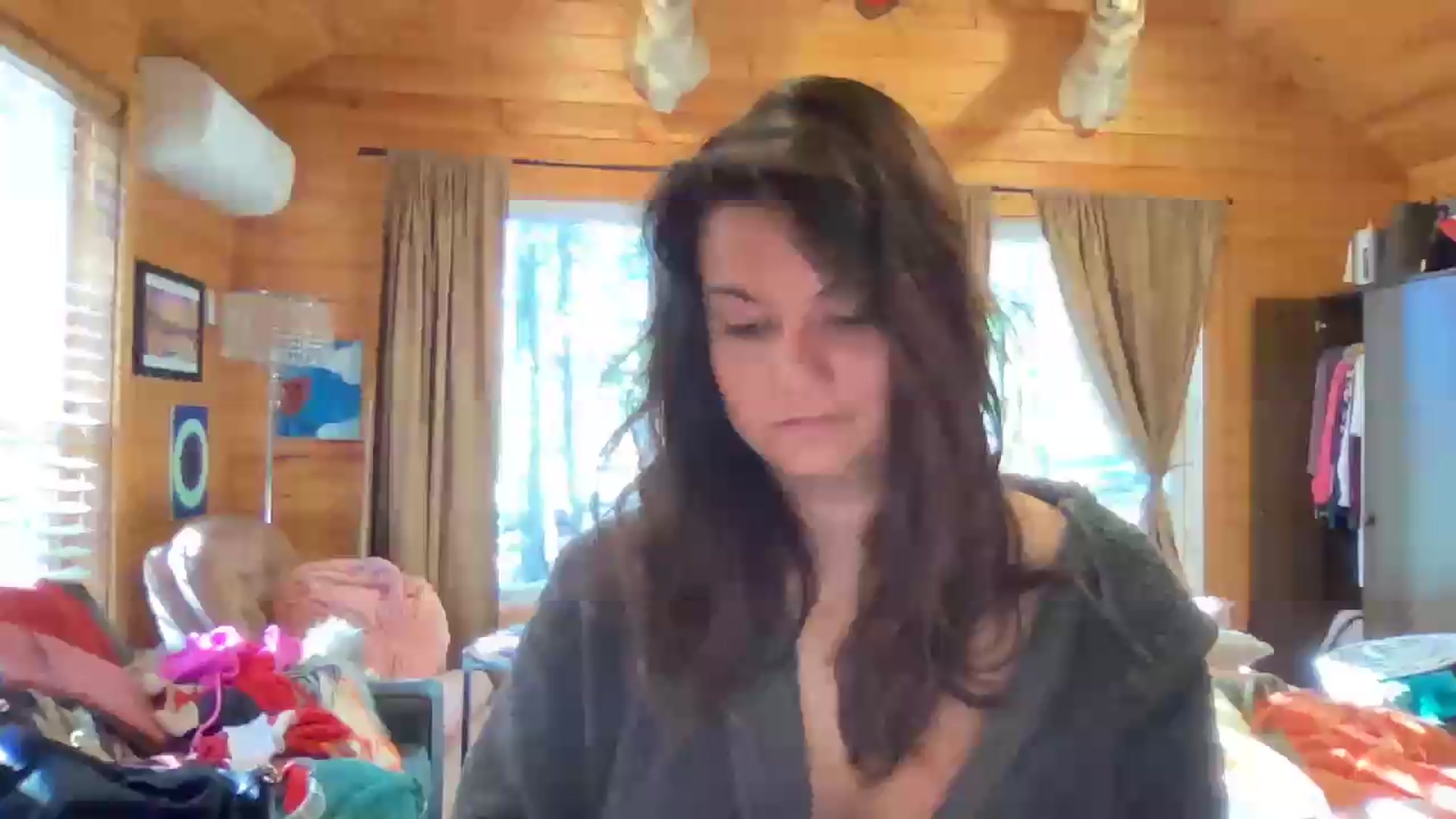 Gallery image thumbnail from Msfoxxylove's myfreecams stream on, 05/24/2026, 14:03 image 4 of 20