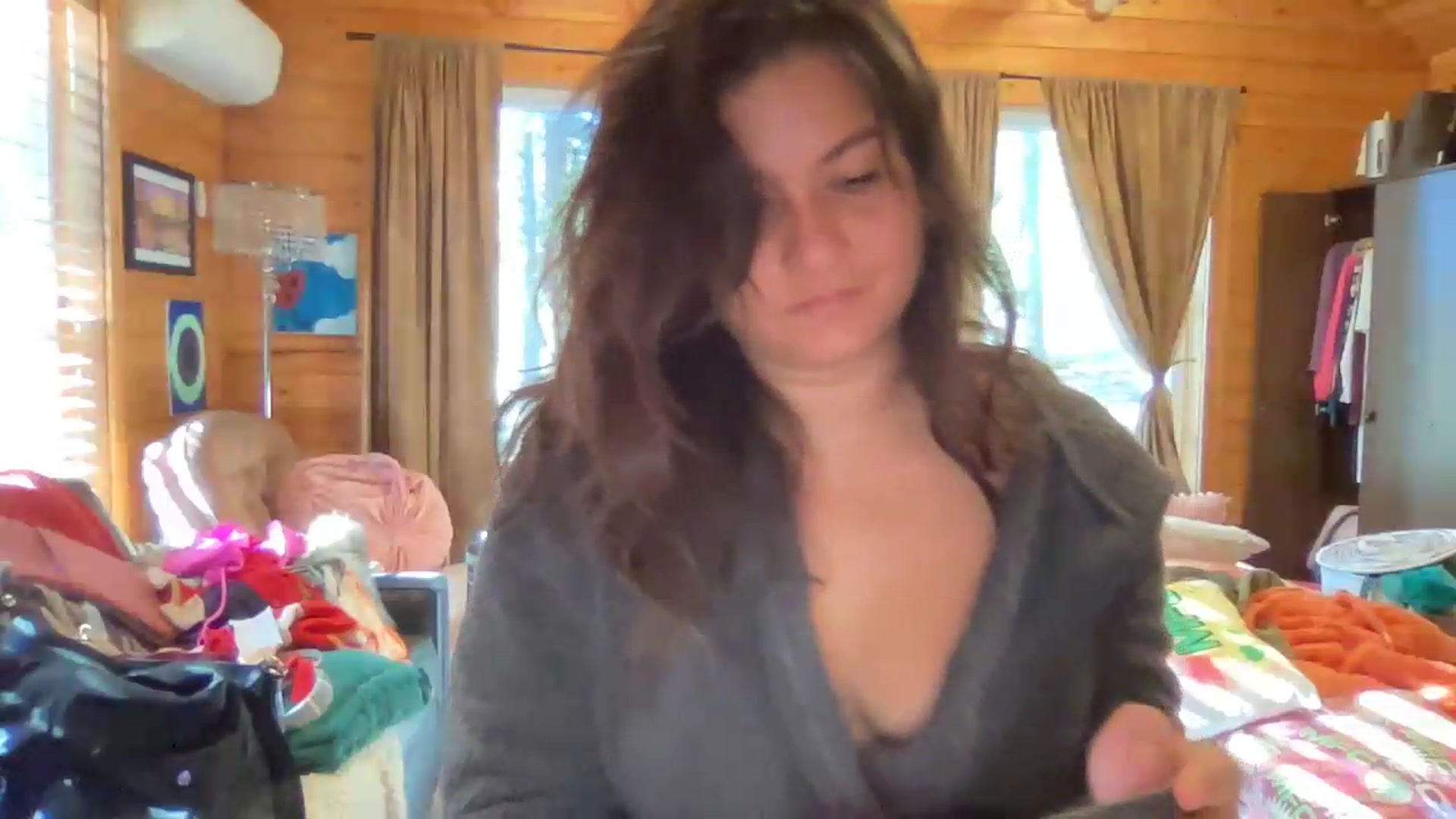 Gallery image thumbnail from Msfoxxylove's myfreecams stream on, 05/24/2026, 14:03 image 17 of 20