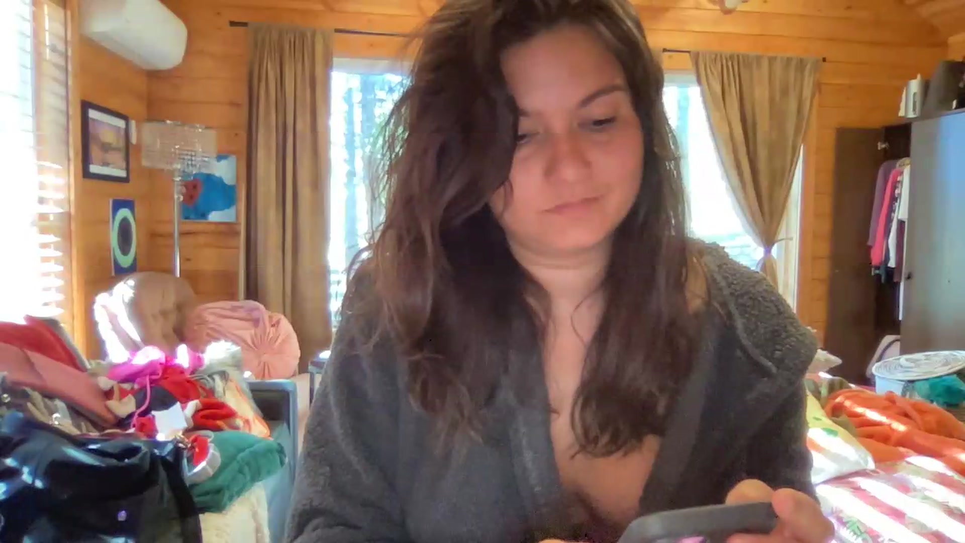 Gallery image thumbnail from Msfoxxylove's myfreecams stream on, 05/24/2026, 14:03 image 15 of 20
