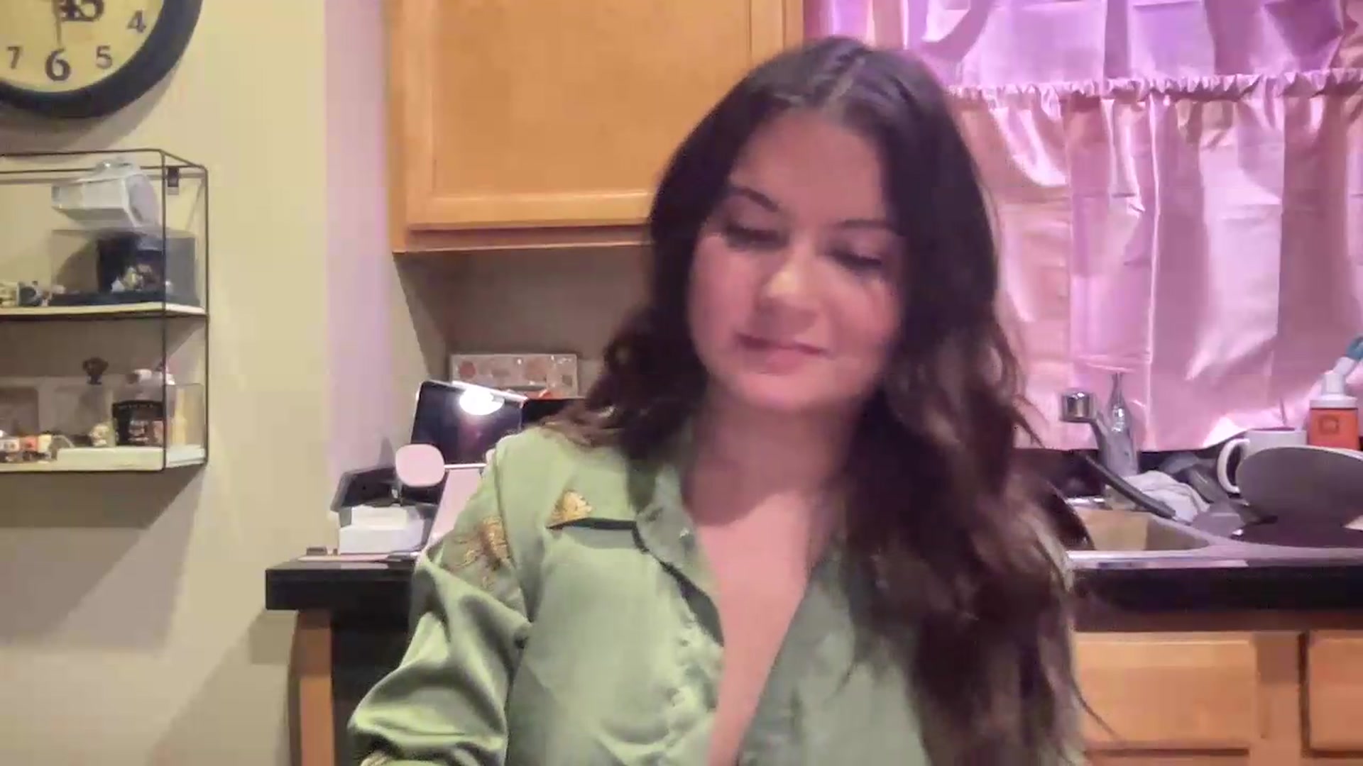 Gallery image thumbnail from Msfoxxylove's myfreecams stream on, 07/18/2026, 12:11 image 11 of 20