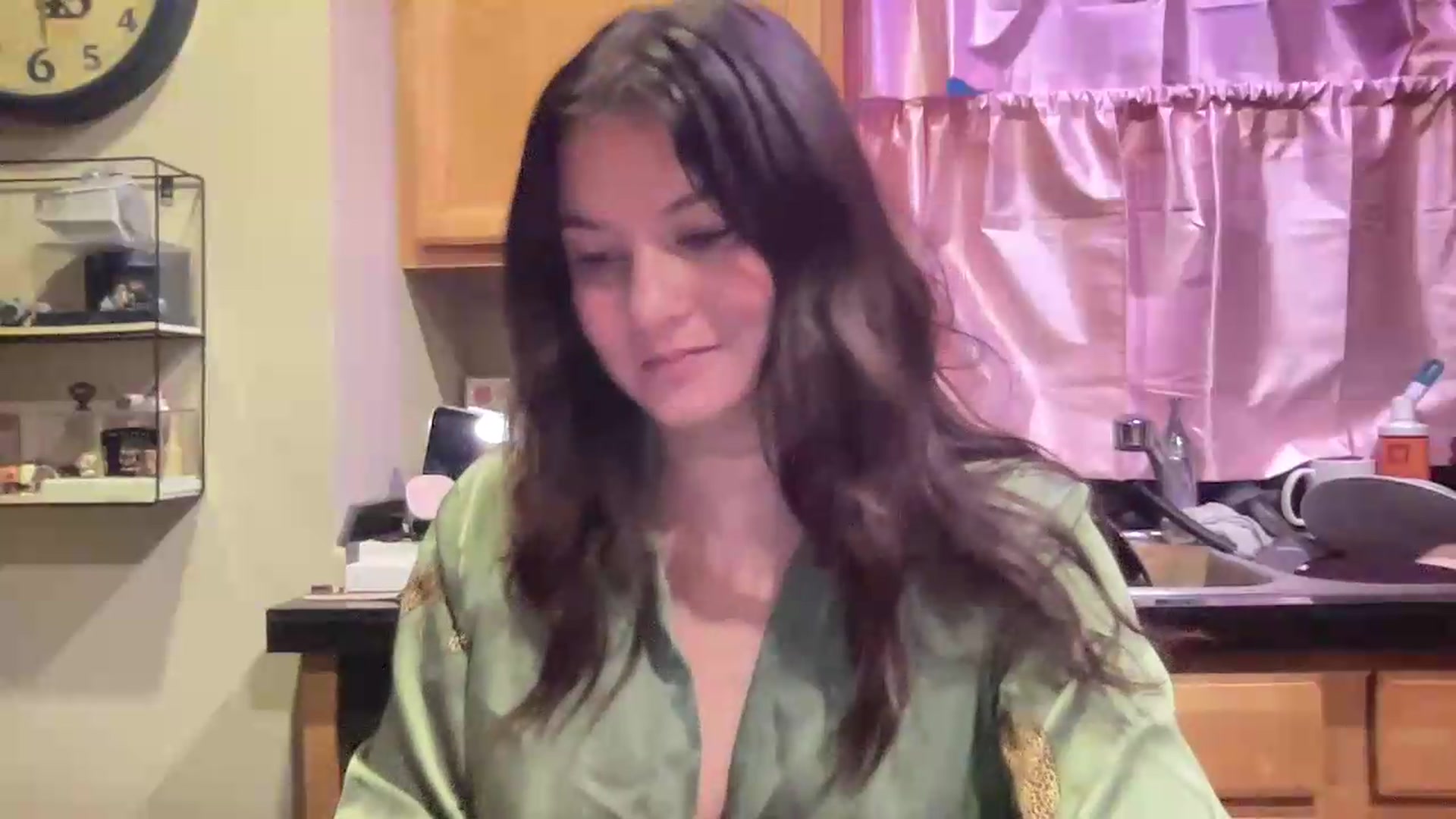 Gallery image thumbnail from Msfoxxylove's myfreecams stream on, 07/18/2026, 12:11 image 9 of 20