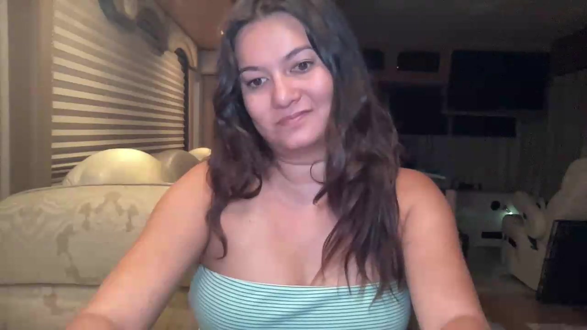 Gallery image thumbnail from Msfoxxylove's myfreecams stream on, 08/27/2026, 11:42 image 7 of 20