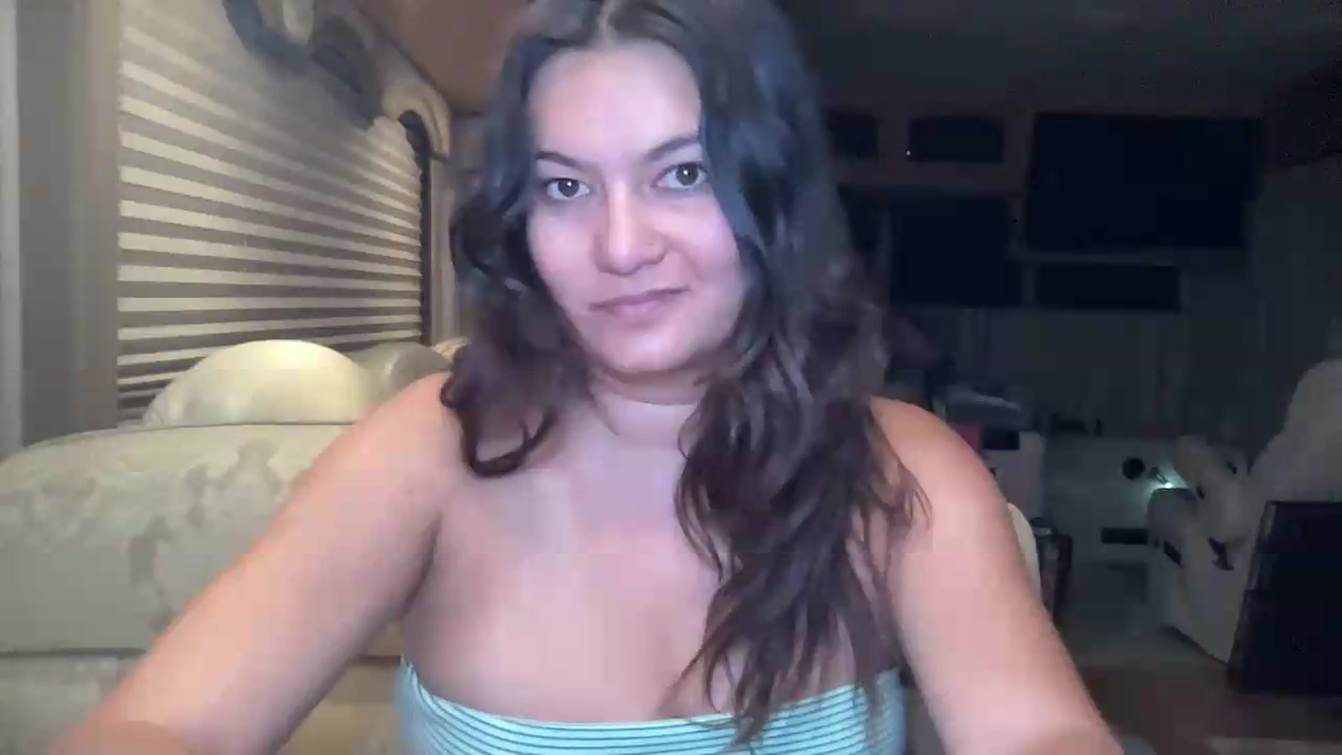 Gallery image thumbnail from Msfoxxylove's myfreecams stream on, 08/27/2026, 11:42 image 6 of 20