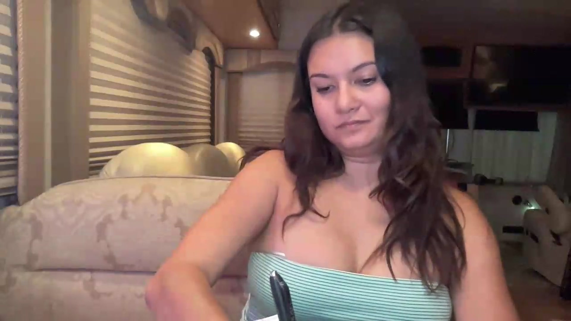 Gallery image thumbnail from Msfoxxylove's myfreecams stream on, 08/27/2026, 12:33 image 2 of 20