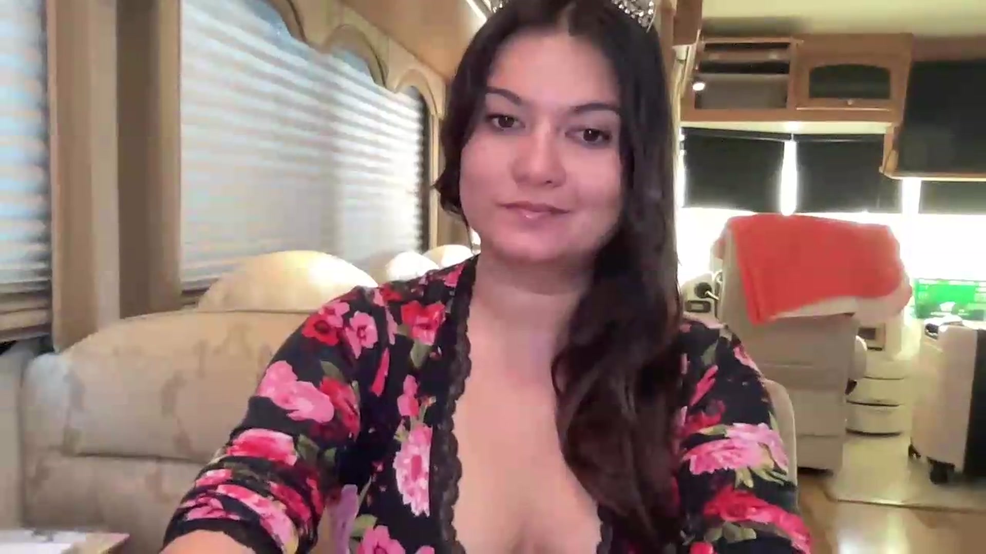 Gallery image thumbnail from Msfoxxylove's myfreecams stream on, 08/28/2026, 13:44 image 13 of 20
