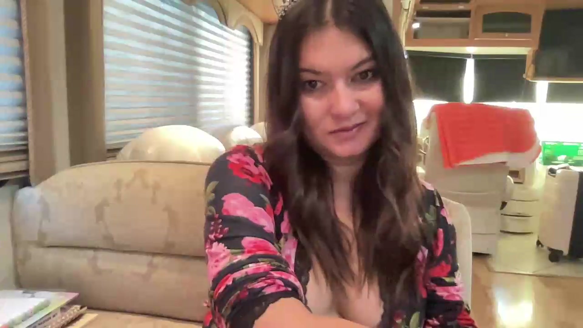 Gallery image thumbnail from Msfoxxylove's myfreecams stream on, 08/28/2026, 13:44 image 5 of 20