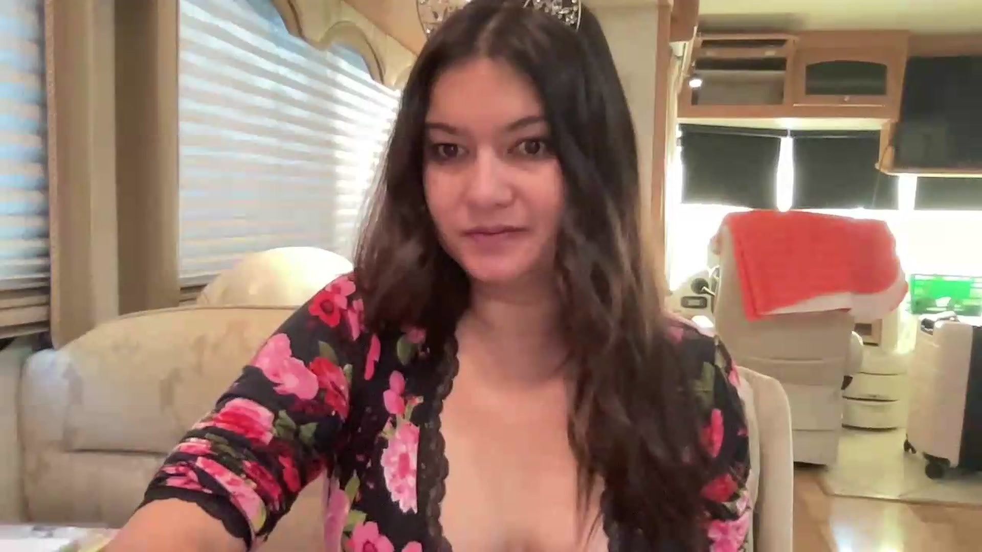 Gallery image thumbnail from Msfoxxylove's myfreecams stream on, 08/28/2026, 13:44 image 9 of 20